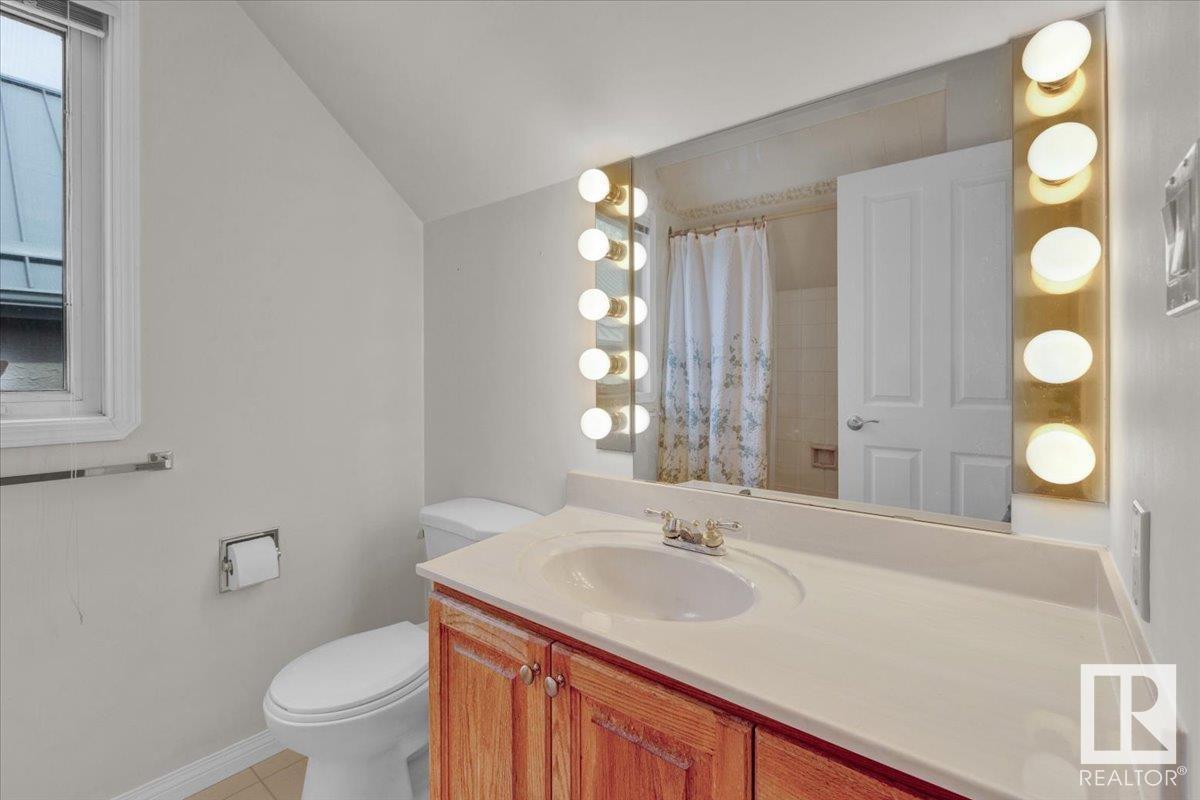 












9615 101 ST NW

,
Edmonton,




Alberta
T5K0W7

