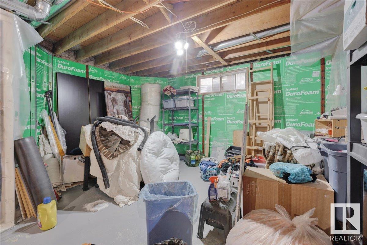 












9615 101 ST NW

,
Edmonton,




Alberta
T5K0W7

