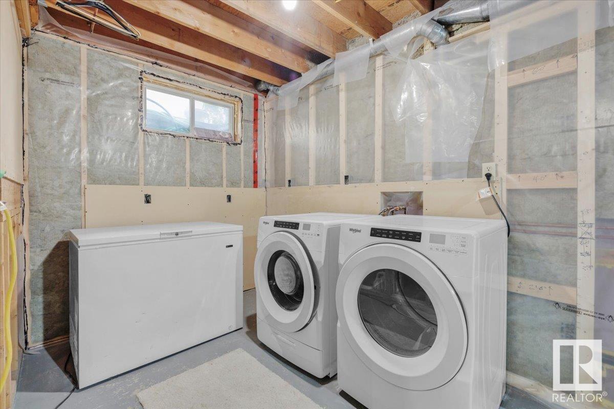 












9615 101 ST NW

,
Edmonton,




Alberta
T5K0W7

