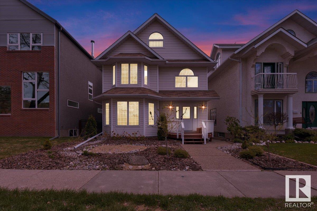 












9615 101 ST NW

,
Edmonton,




Alberta
T5K0W7

