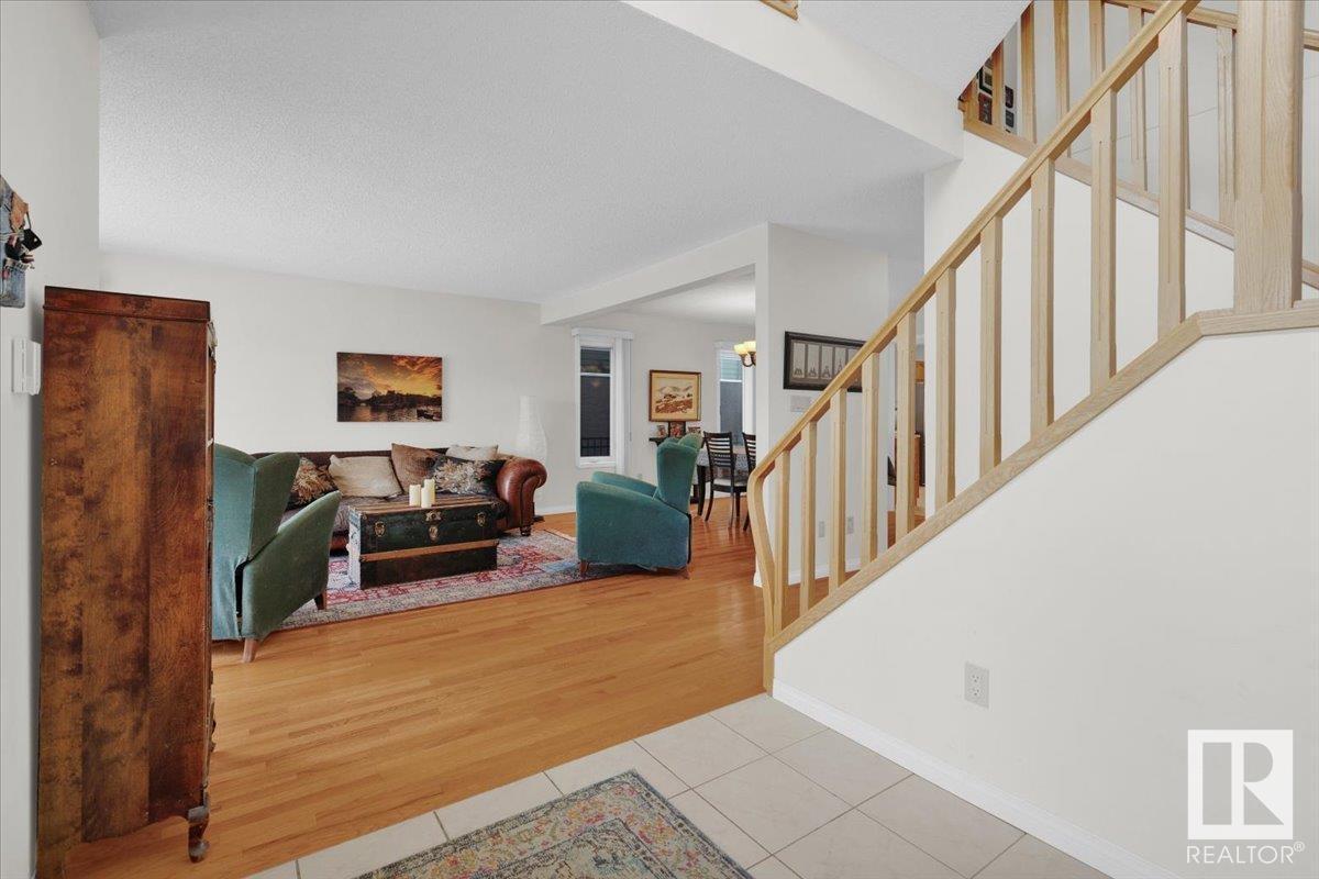 












9615 101 ST NW

,
Edmonton,




Alberta
T5K0W7

