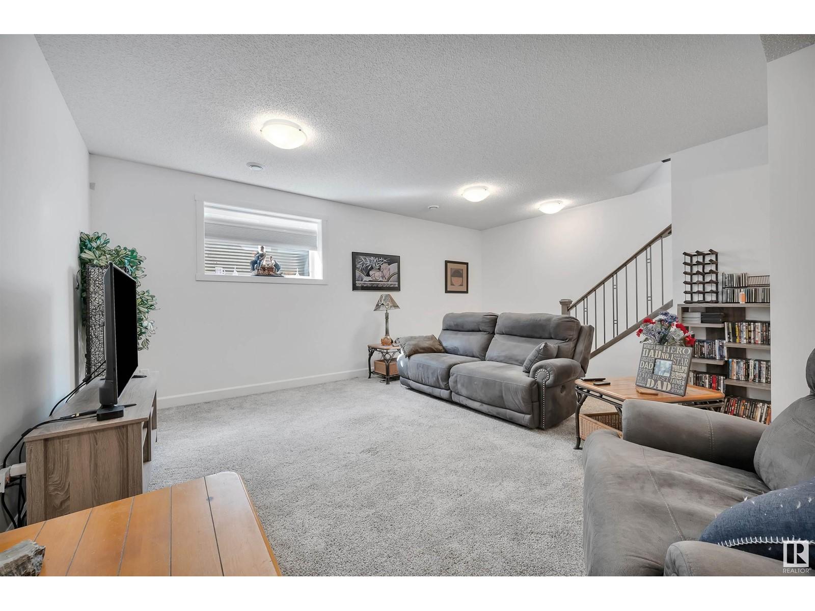 












#17 103 ALLARD LI SW SW

,
Edmonton,




Alberta
T6W3T8

