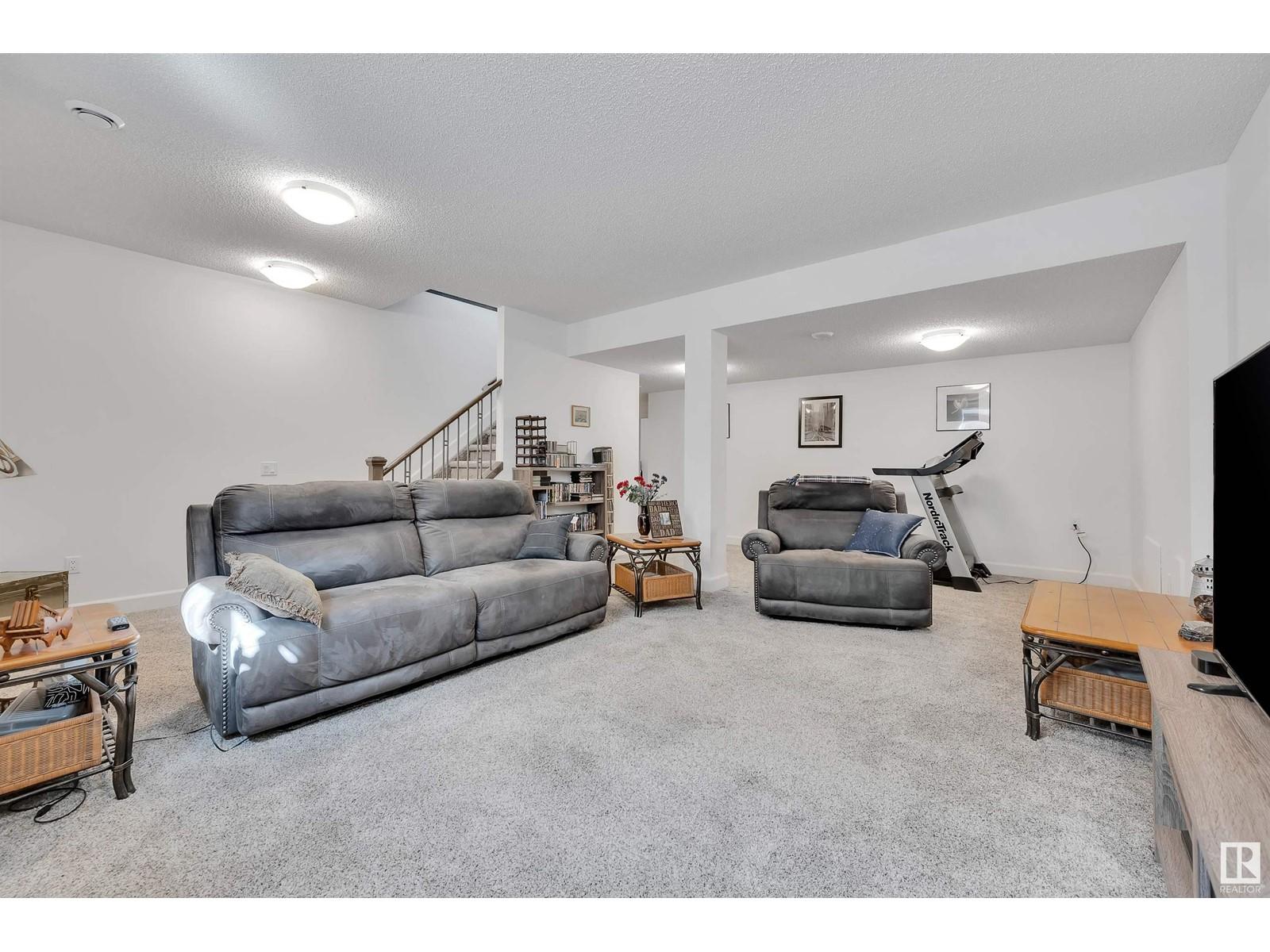 












#17 103 ALLARD LI SW SW

,
Edmonton,




Alberta
T6W3T8

