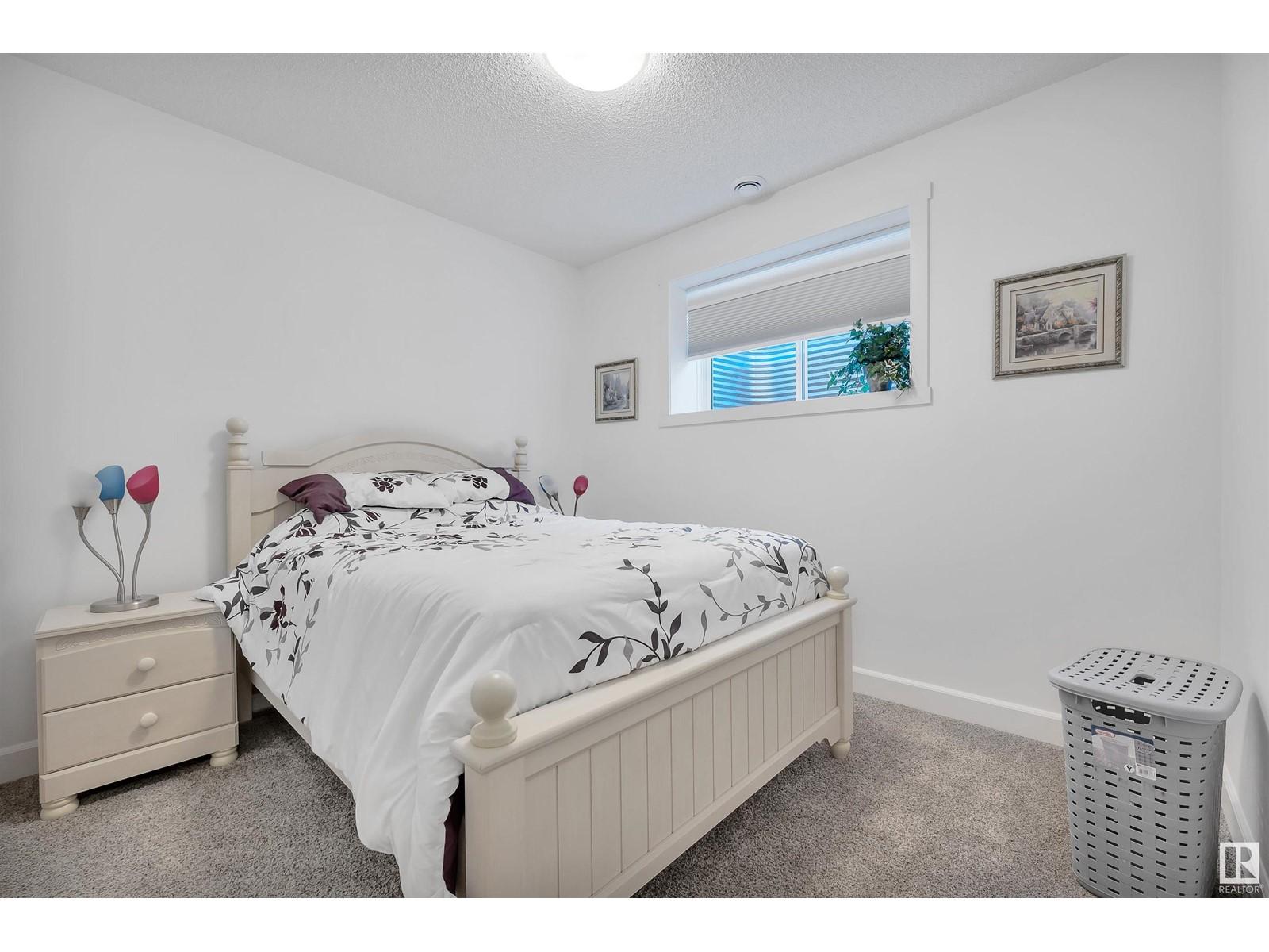 












#17 103 ALLARD LI SW SW

,
Edmonton,




Alberta
T6W3T8

