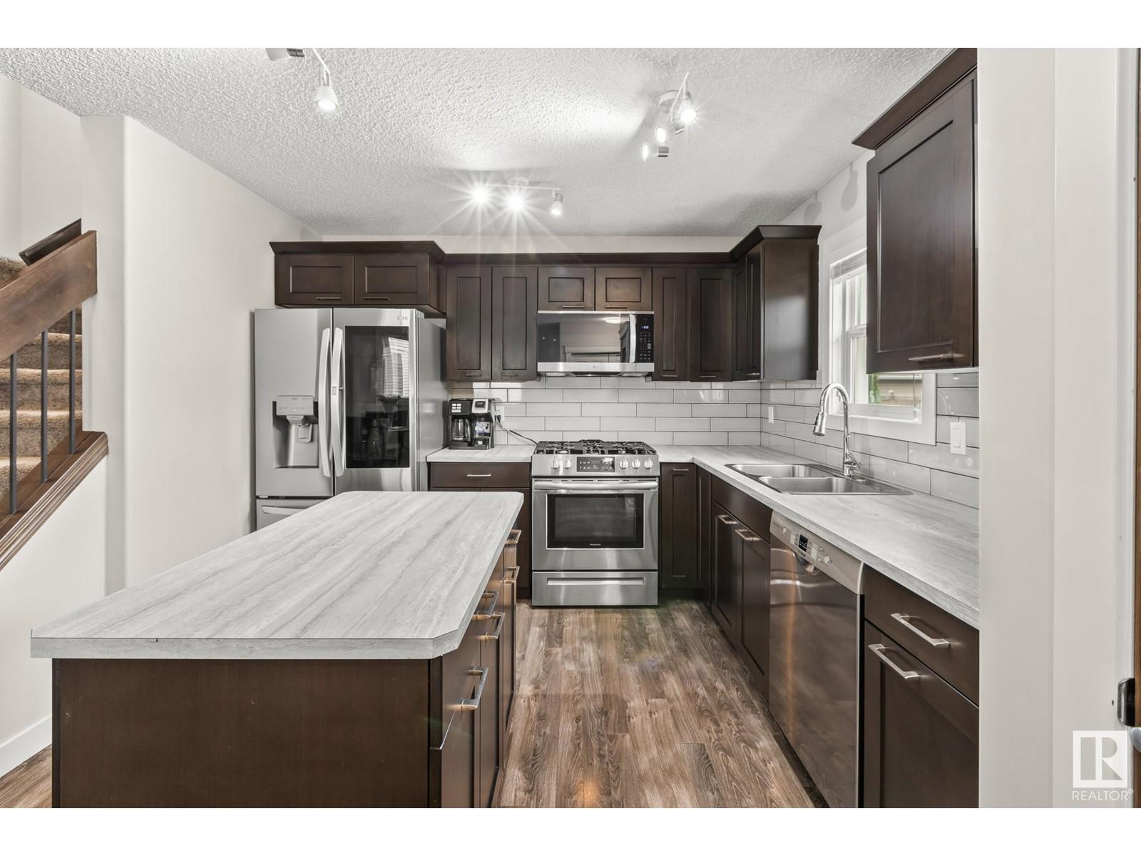 












7 HEWITT CI

,
Spruce Grove,




Alberta
T7X0K6

