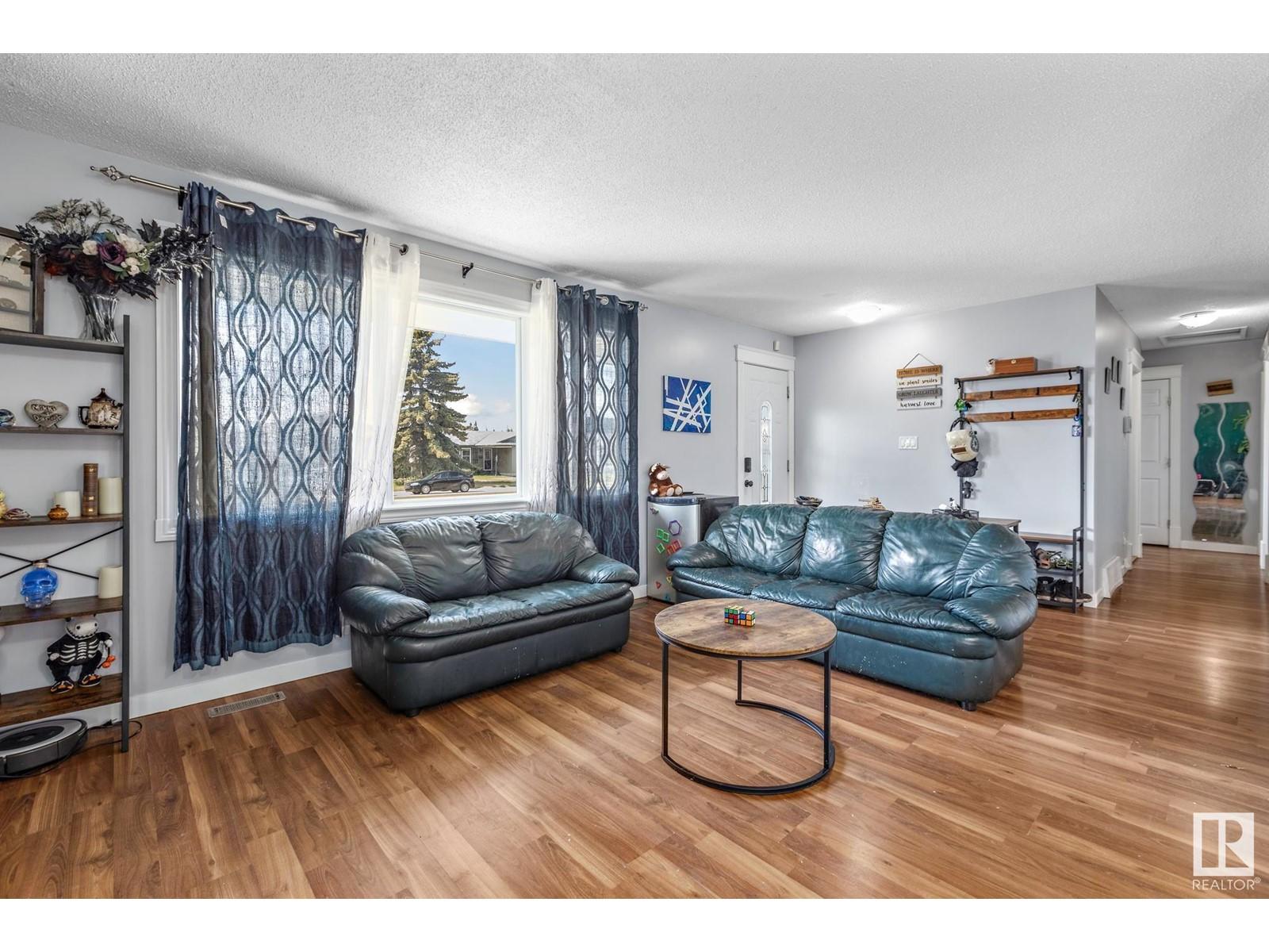 












4920 44 AV

,
Gibbons,




Alberta
T0A1N0

