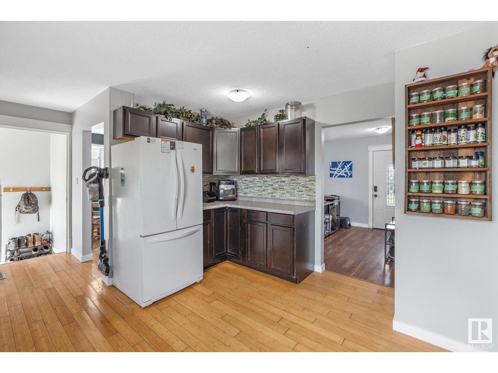 












4920 44 AV

,
Gibbons,




Alberta
T0A1N0

