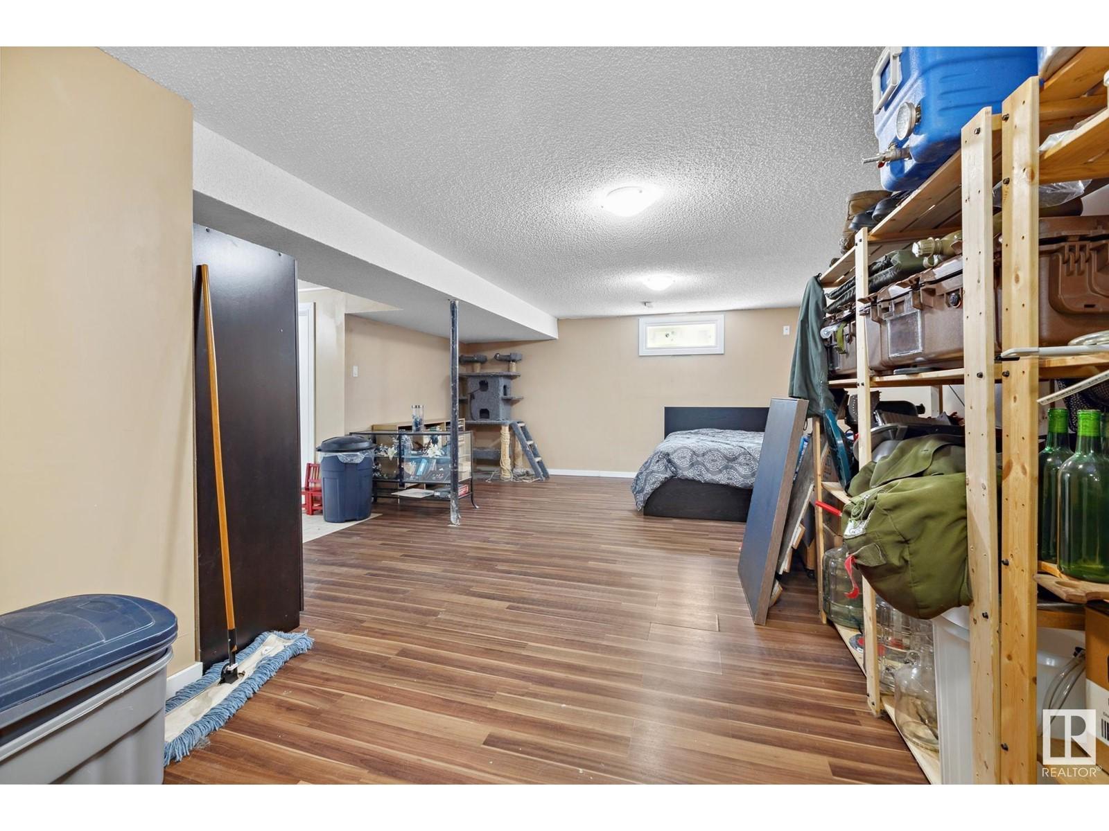 












4920 44 AV

,
Gibbons,




Alberta
T0A1N0

