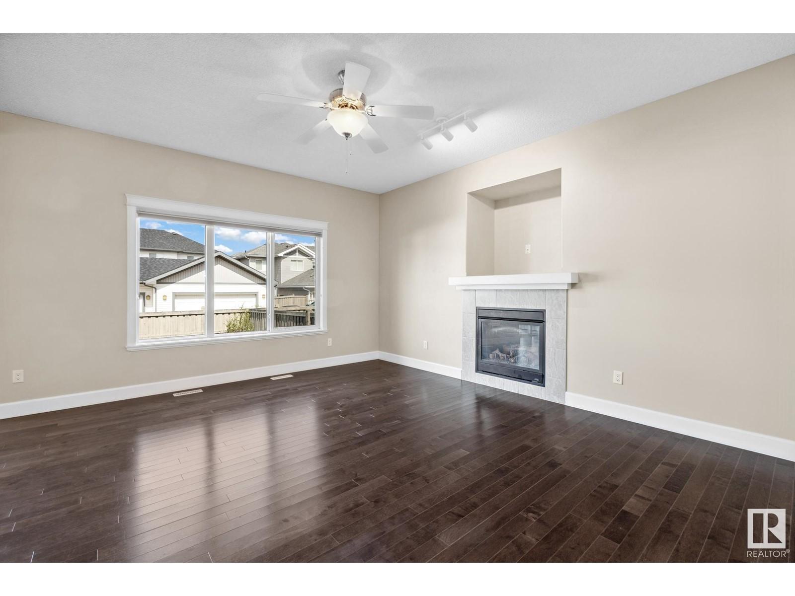 












3540 CLAXTON CR SW

,
Edmonton,




Alberta
T6W0Z6

