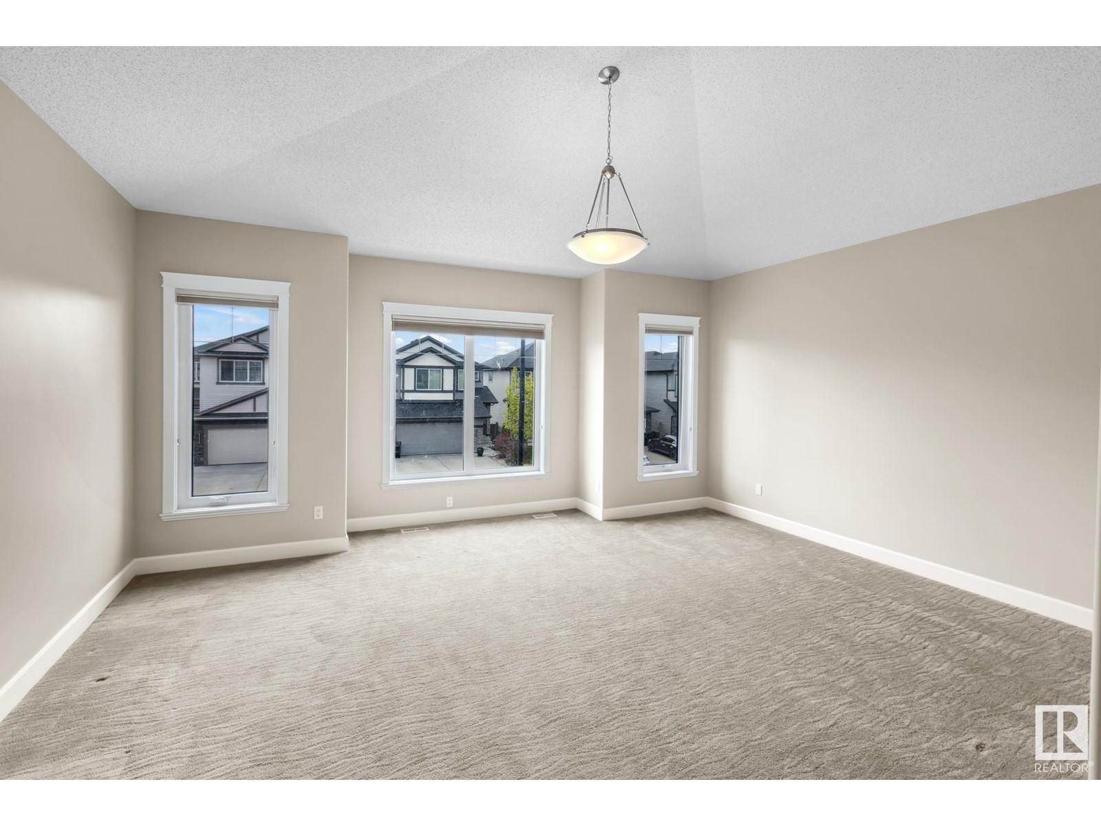 












3540 CLAXTON CR SW

,
Edmonton,




Alberta
T6W0Z6

