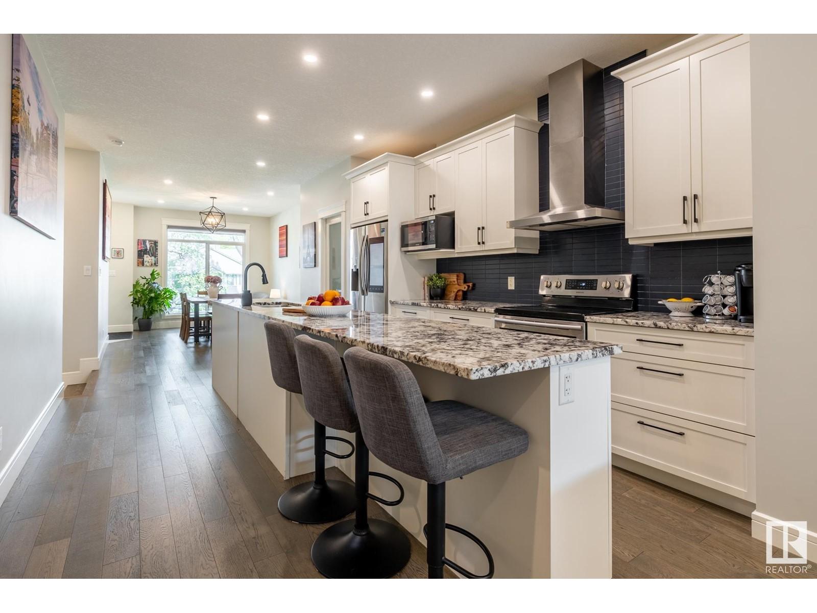 












7727 83 AV NW

,
Edmonton,




Alberta
T6C1A2

