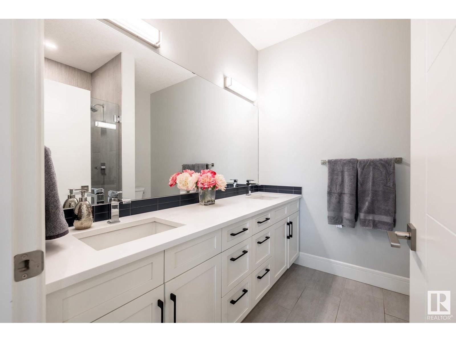 












7727 83 AV NW

,
Edmonton,




Alberta
T6C1A2

