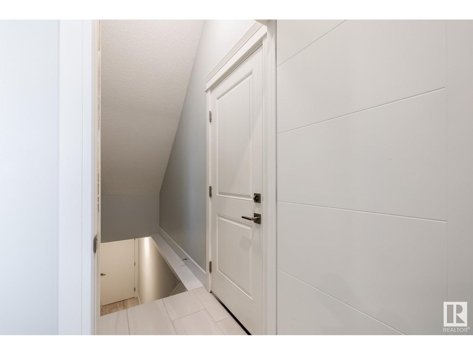 












7727 83 AV NW

,
Edmonton,




Alberta
T6C1A2

