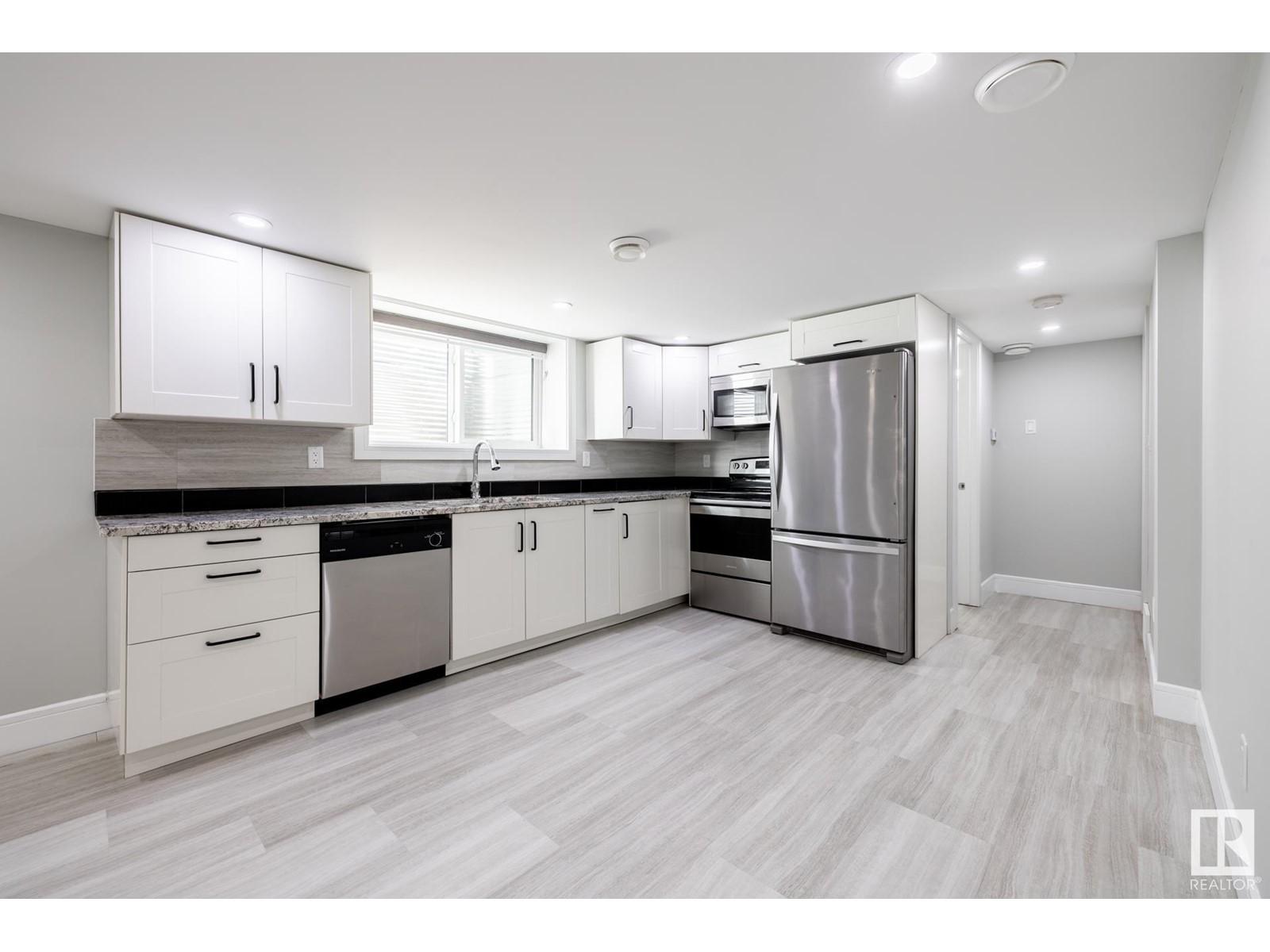 












7727 83 AV NW

,
Edmonton,




Alberta
T6C1A2

