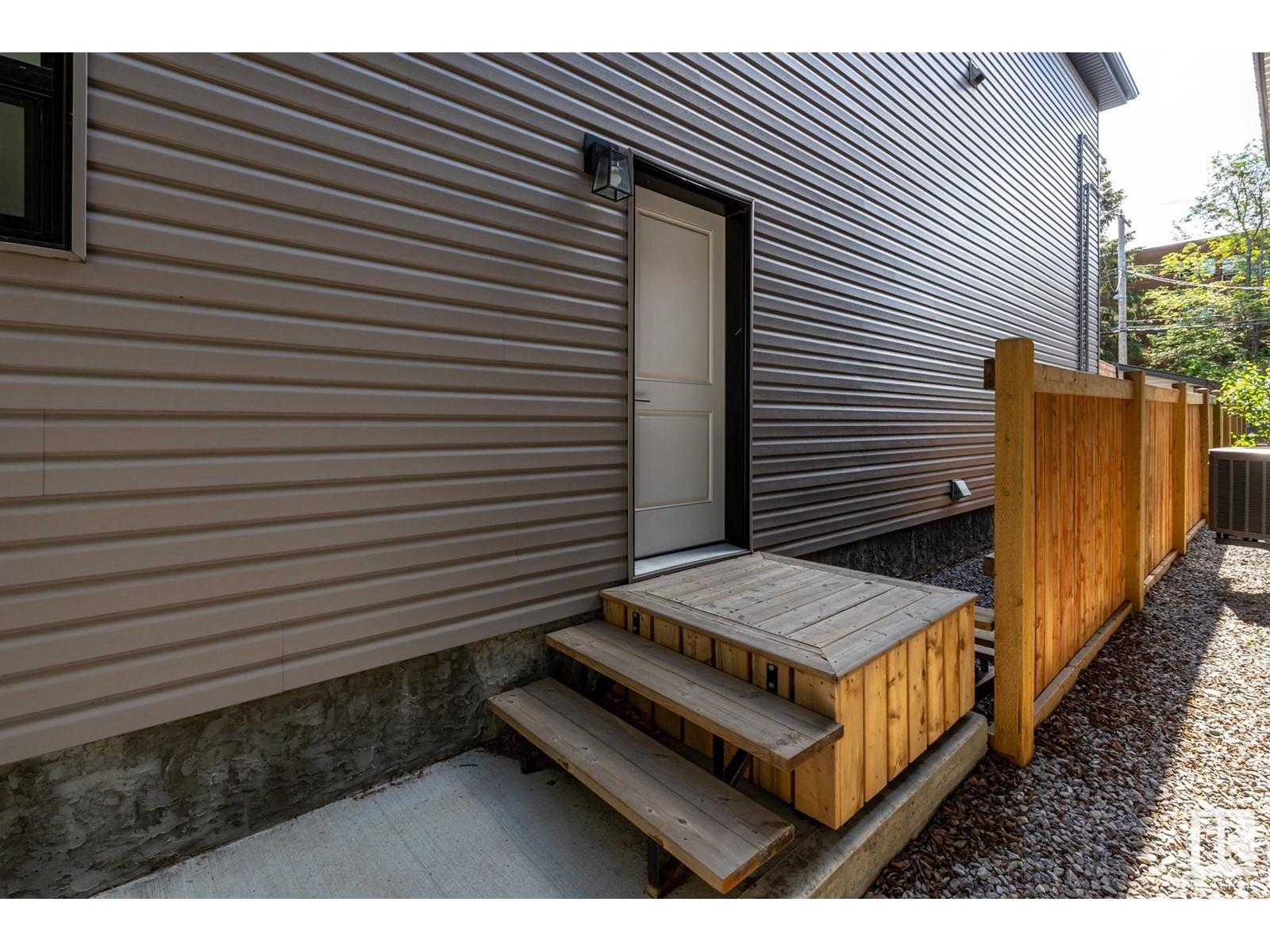 












7727 83 AV NW

,
Edmonton,




Alberta
T6C1A2

