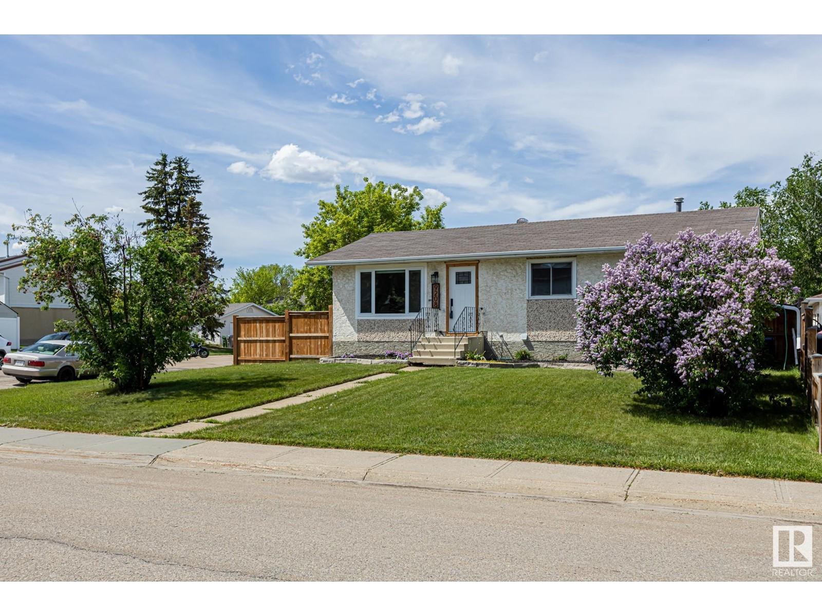 












9208 MORINVILLE DR

,
Morinville,




Alberta
T8R1J7

