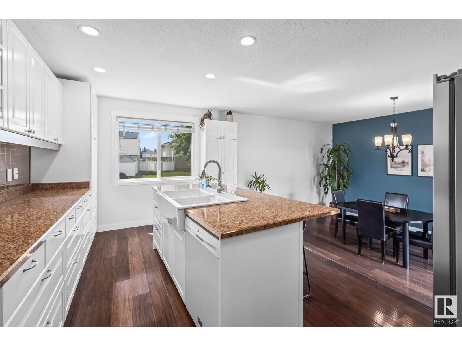 












9208 MORINVILLE DR

,
Morinville,




Alberta
T8R1J7

