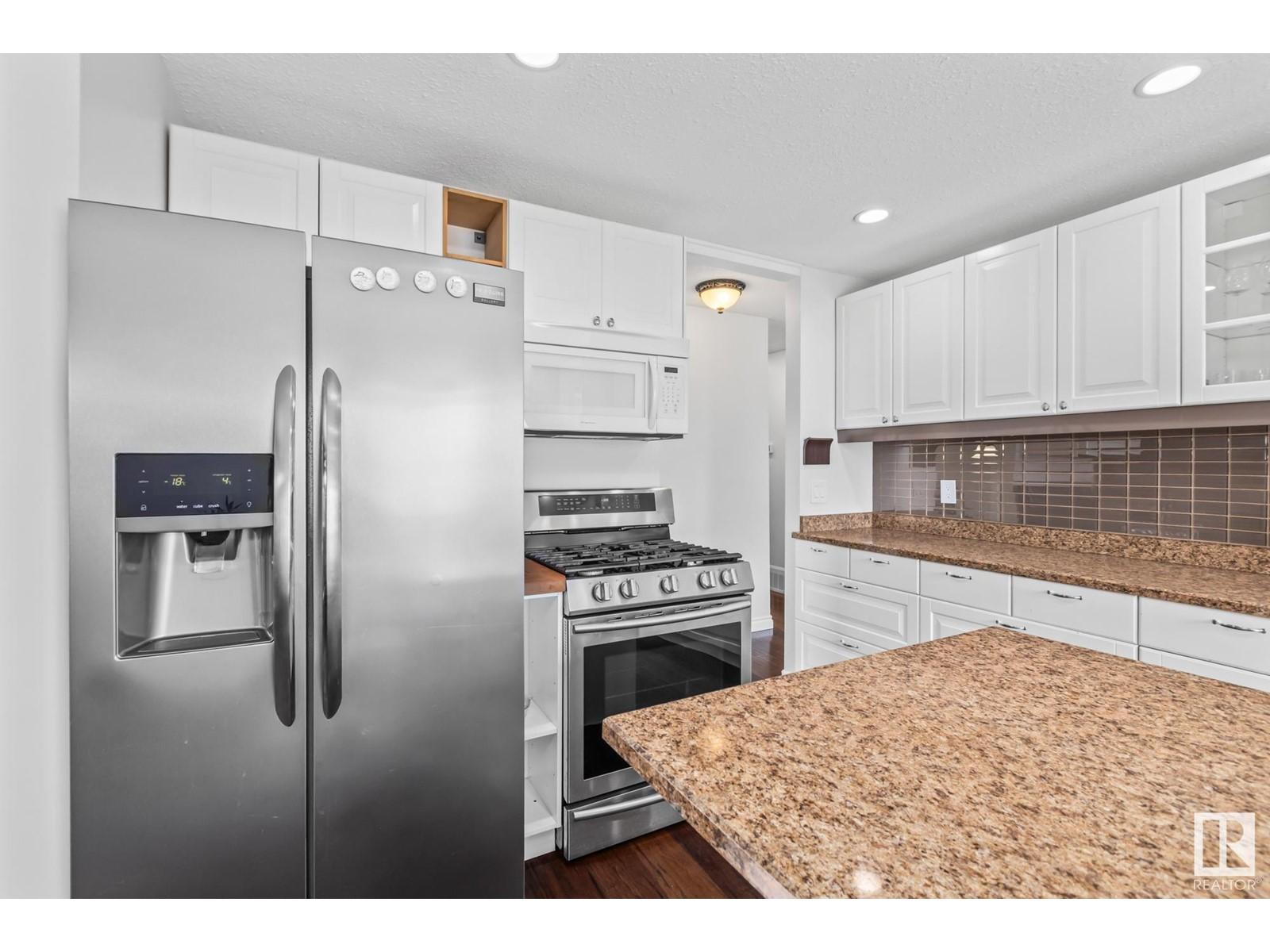 












9208 MORINVILLE DR

,
Morinville,




Alberta
T8R1J7

