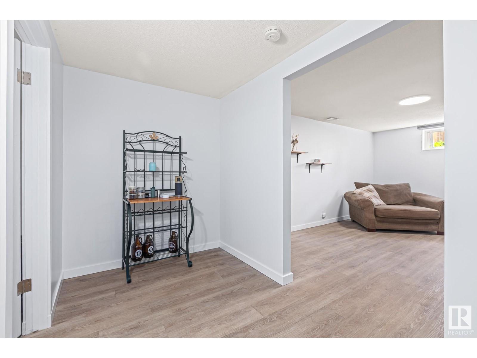 












9208 MORINVILLE DR

,
Morinville,




Alberta
T8R1J7

