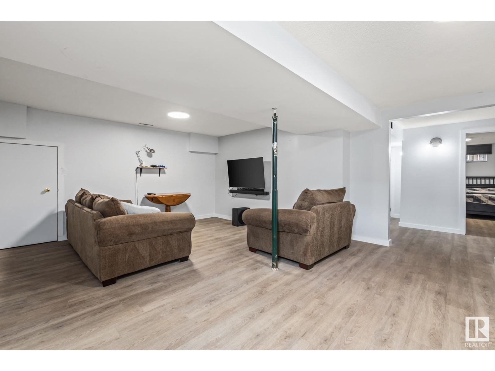 












9208 MORINVILLE DR

,
Morinville,




Alberta
T8R1J7

