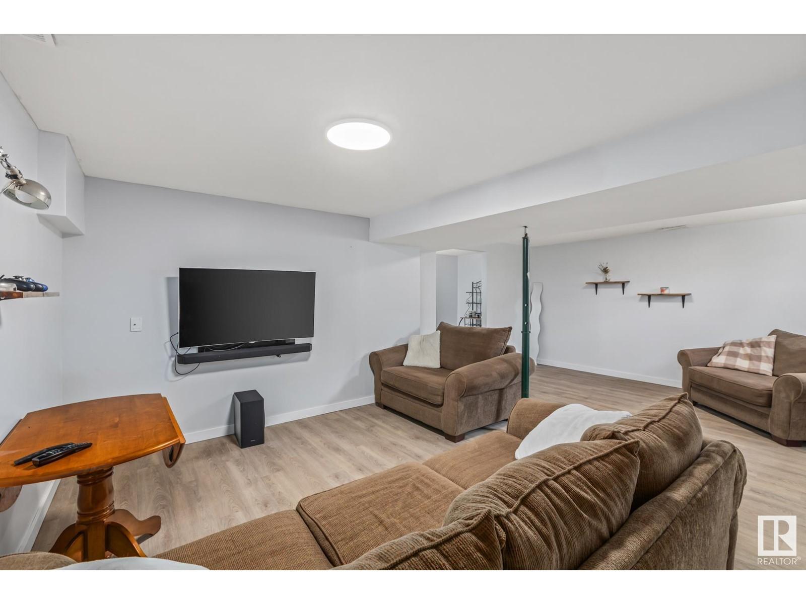 












9208 MORINVILLE DR

,
Morinville,




Alberta
T8R1J7

