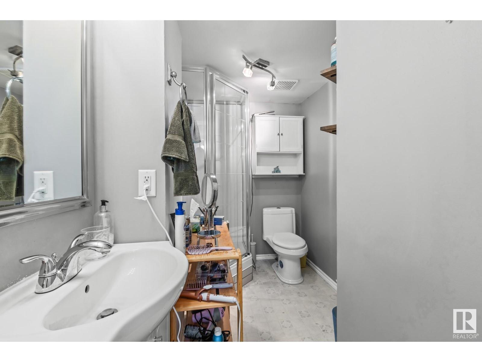 












9208 MORINVILLE DR

,
Morinville,




Alberta
T8R1J7

