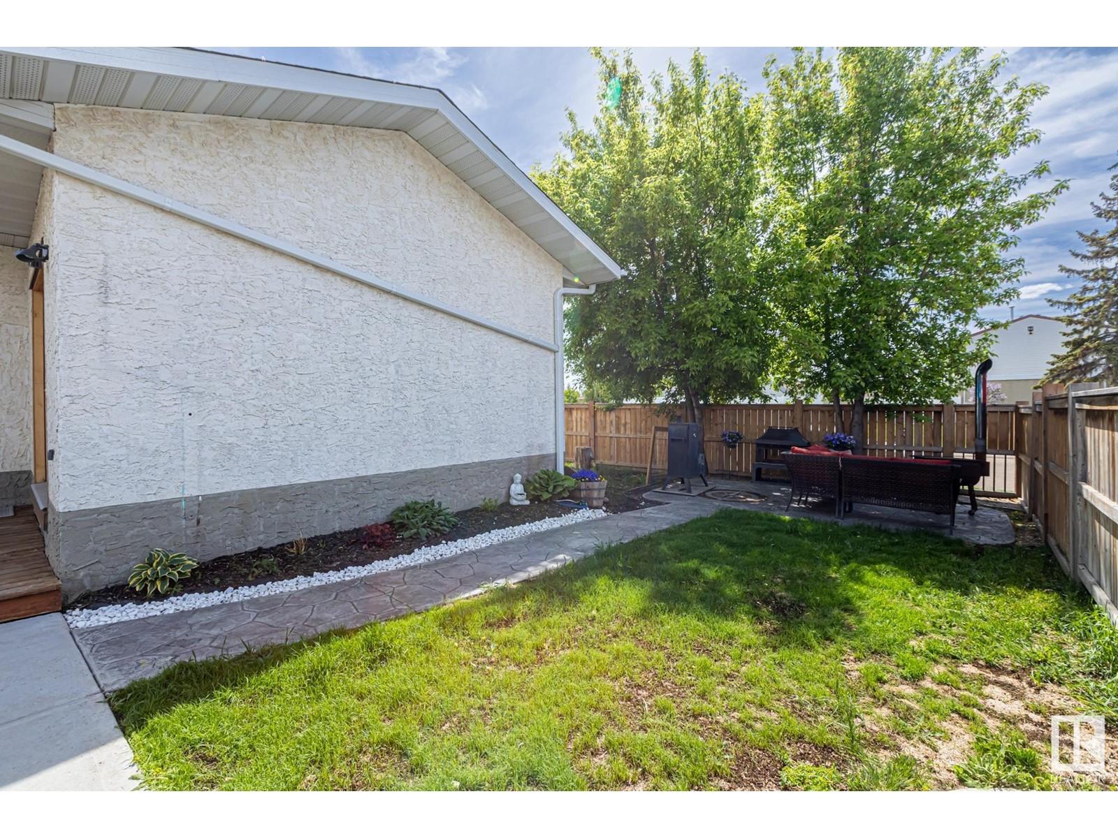 












9208 MORINVILLE DR

,
Morinville,




Alberta
T8R1J7


