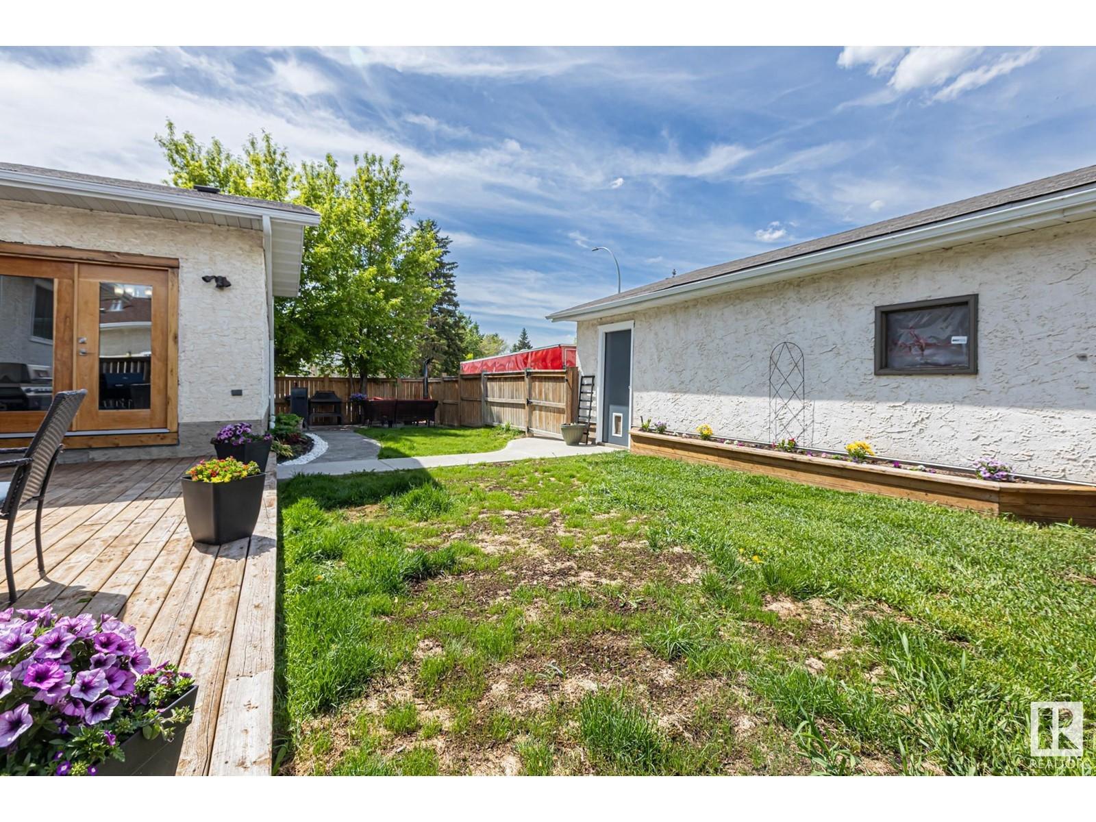 












9208 MORINVILLE DR

,
Morinville,




Alberta
T8R1J7

