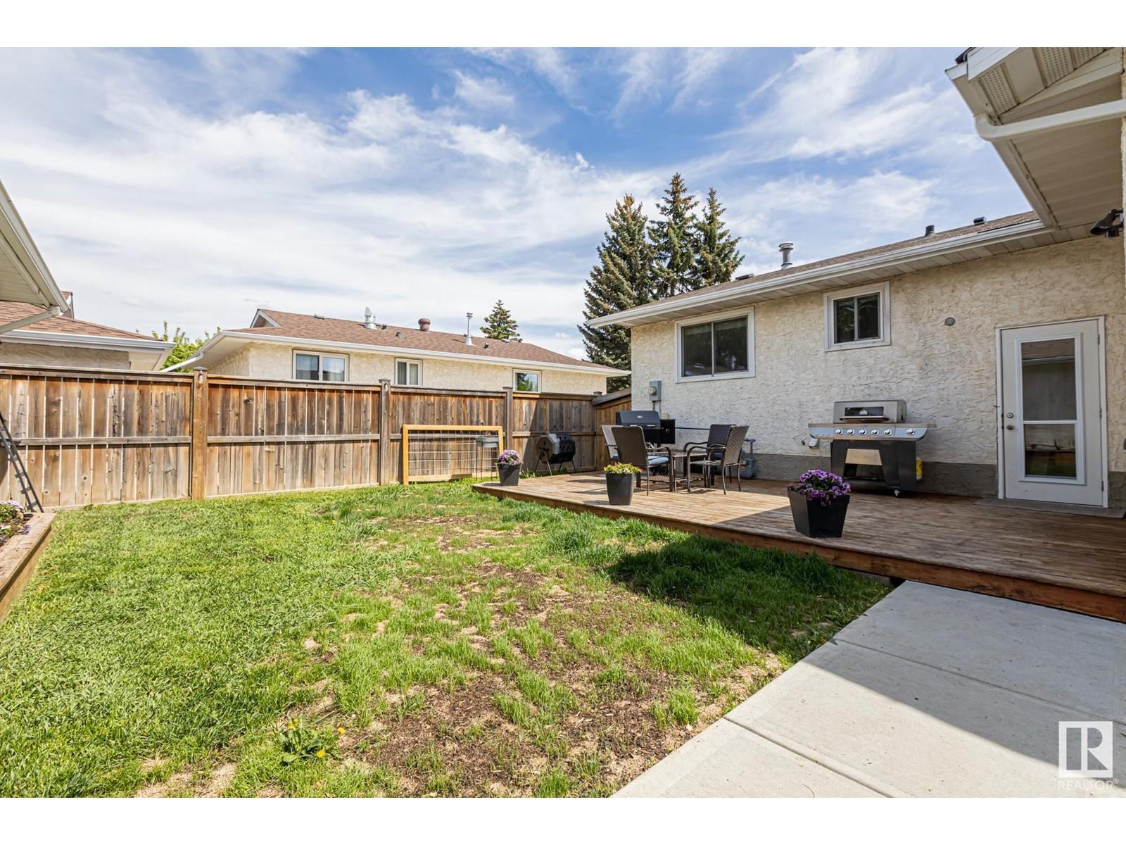 












9208 MORINVILLE DR

,
Morinville,




Alberta
T8R1J7

