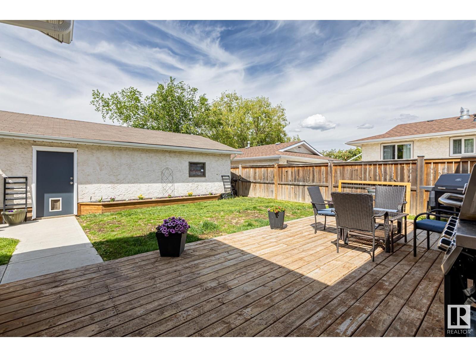 












9208 MORINVILLE DR

,
Morinville,




Alberta
T8R1J7

