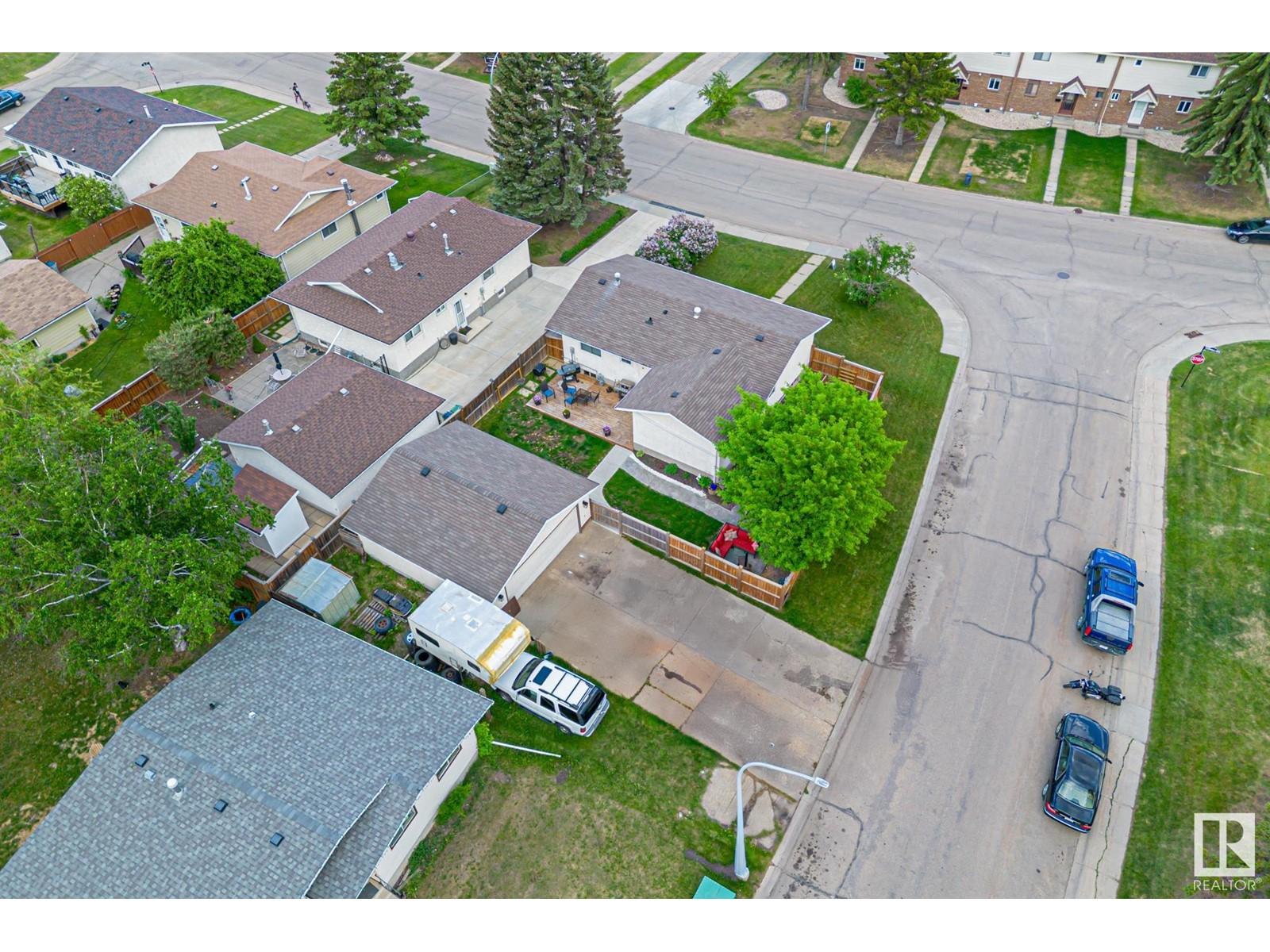 












9208 MORINVILLE DR

,
Morinville,




Alberta
T8R1J7


