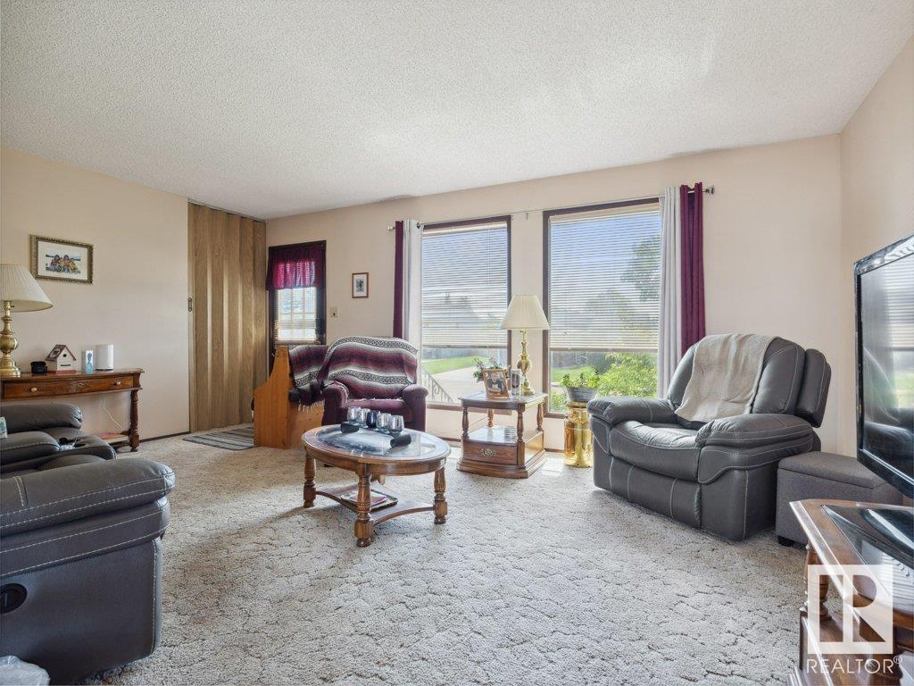 












4346 54 AV

,
Tofield,




Alberta
T0B4J0

