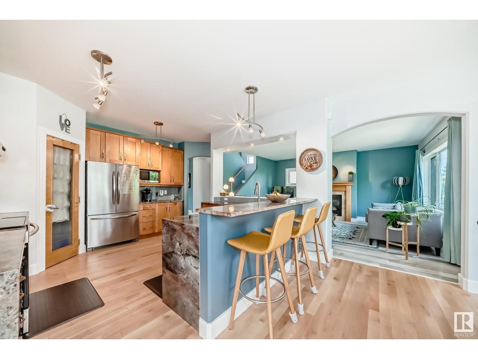 












1622 BLACKMORE CO SW

,
Edmonton,




Alberta
T6W1J2

