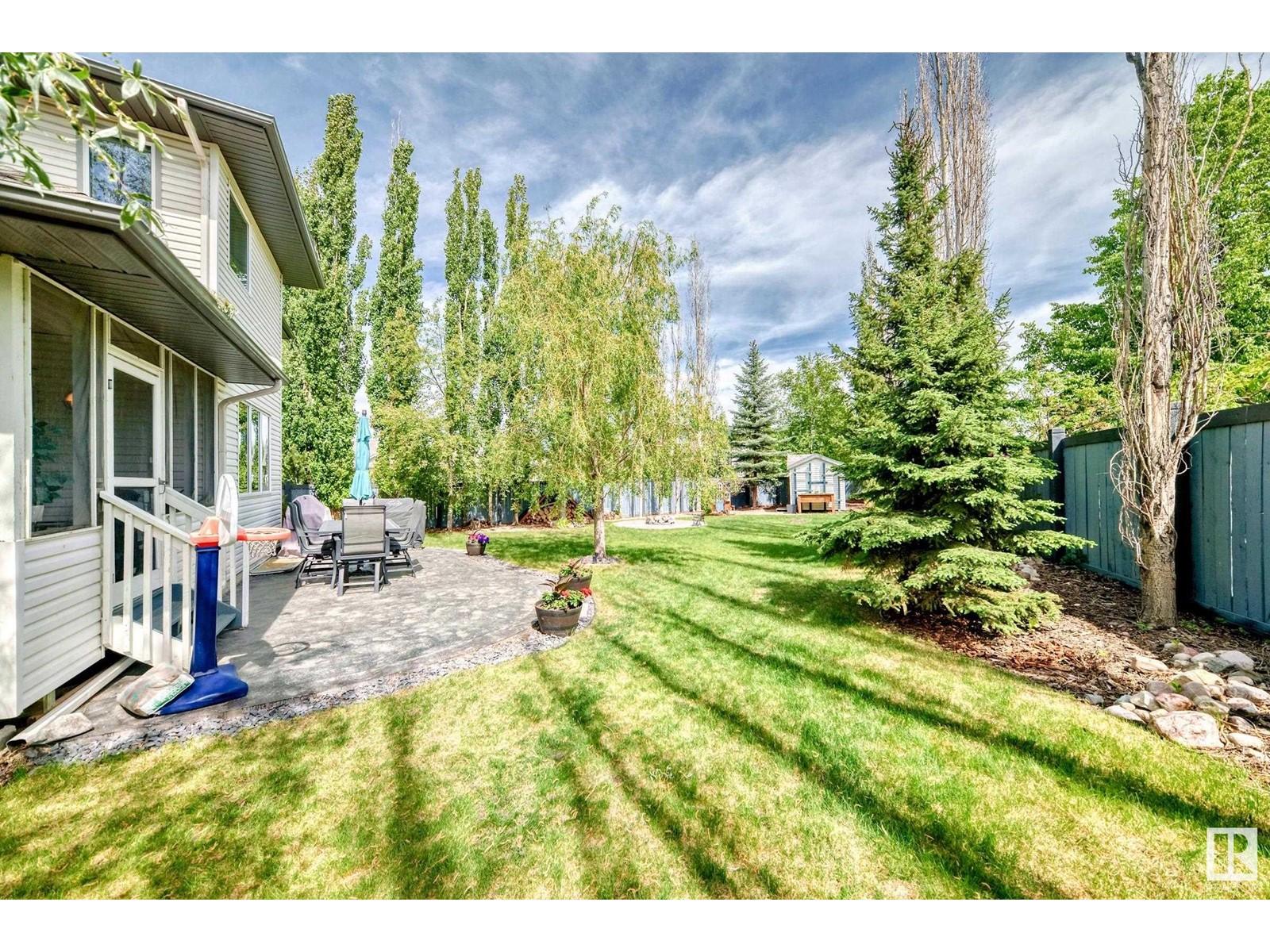 












1622 BLACKMORE CO SW

,
Edmonton,




Alberta
T6W1J2

