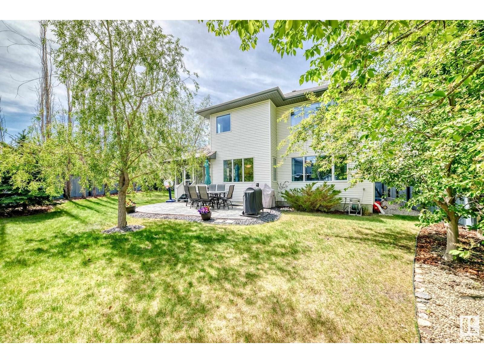 












1622 BLACKMORE CO SW

,
Edmonton,




Alberta
T6W1J2

