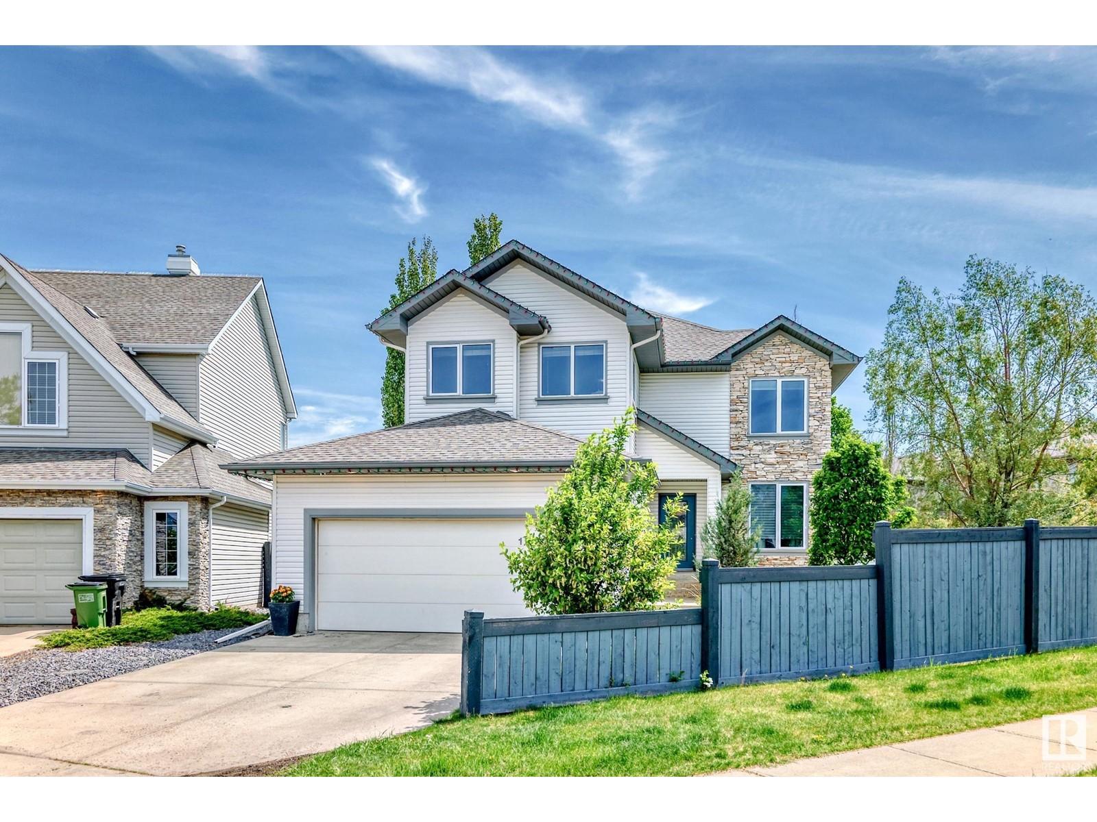 












1622 BLACKMORE CO SW

,
Edmonton,




Alberta
T6W1J2

