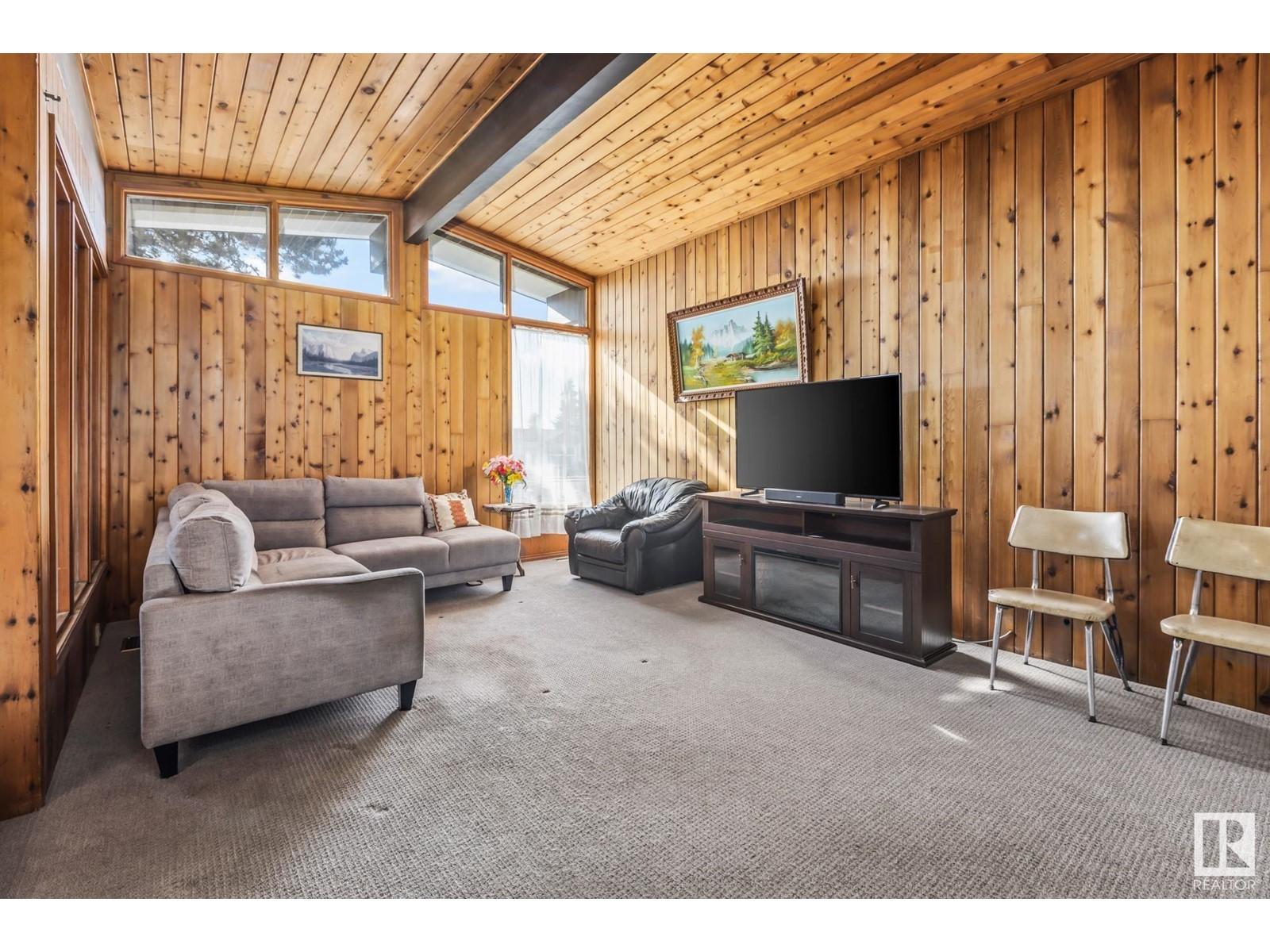 












15020 96 ST NW

,
Edmonton,




Alberta
T5E4B1

