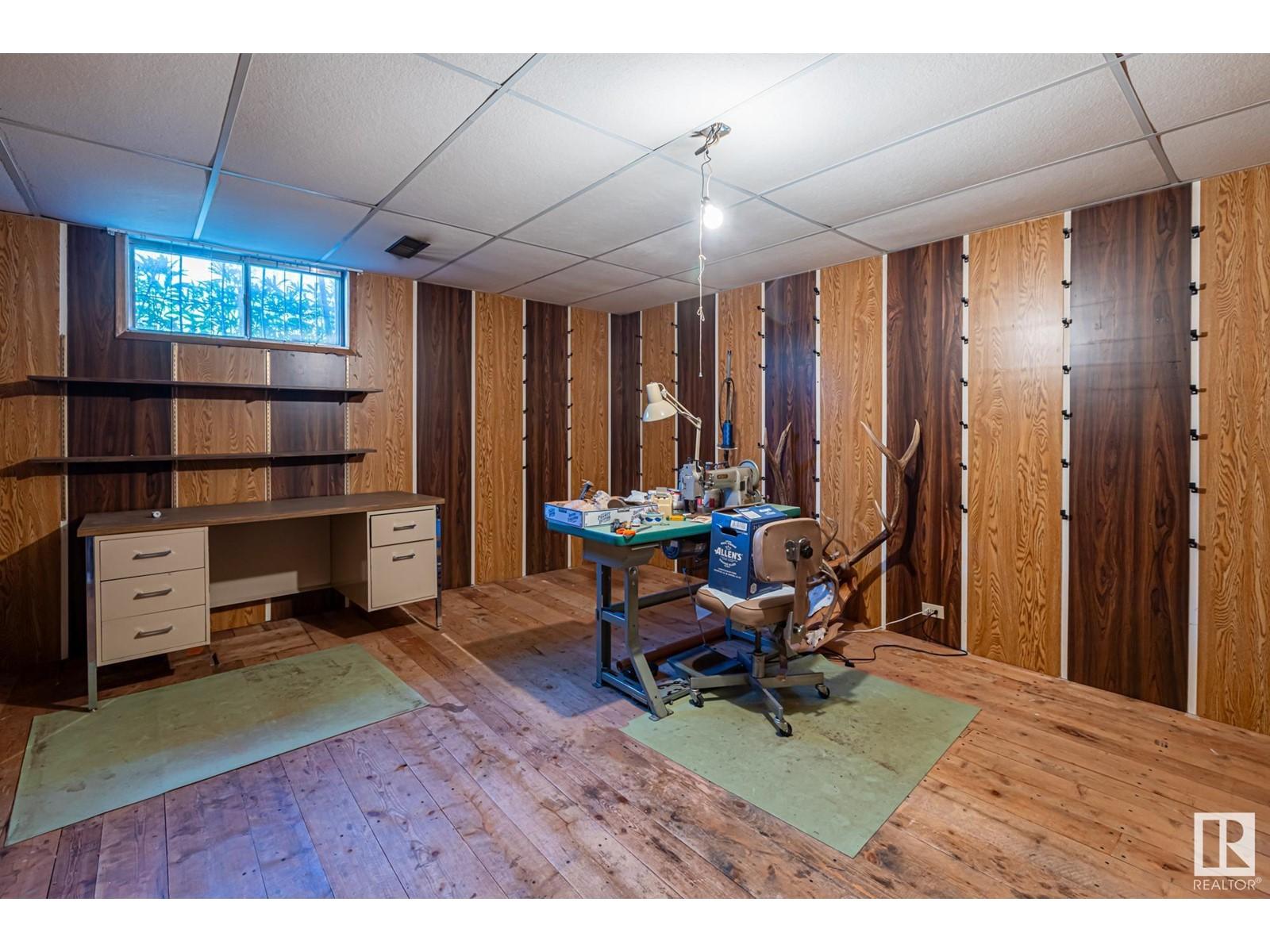 












15020 96 ST NW

,
Edmonton,




Alberta
T5E4B1

