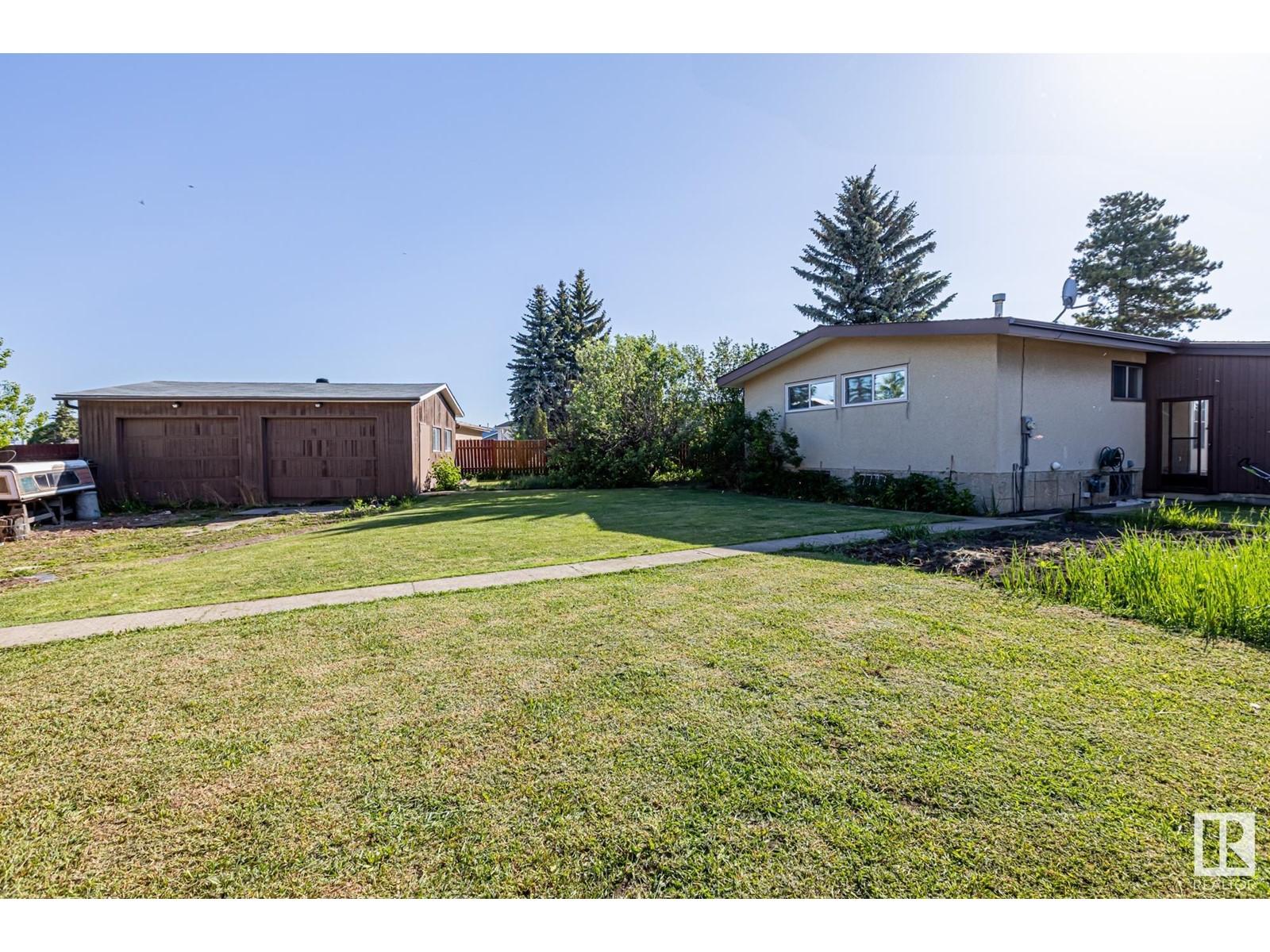 












15020 96 ST NW

,
Edmonton,




Alberta
T5E4B1

