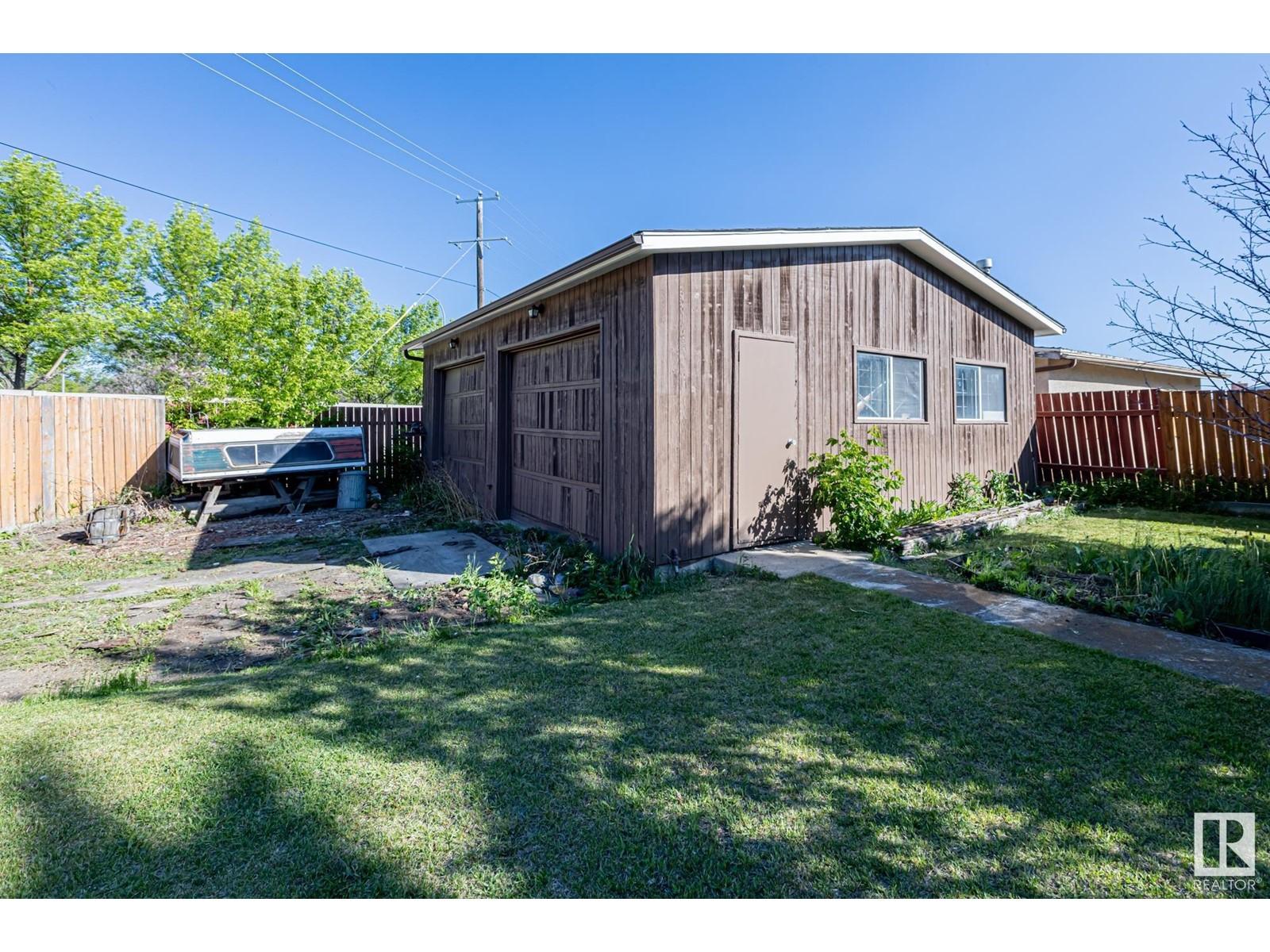












15020 96 ST NW

,
Edmonton,




Alberta
T5E4B1

