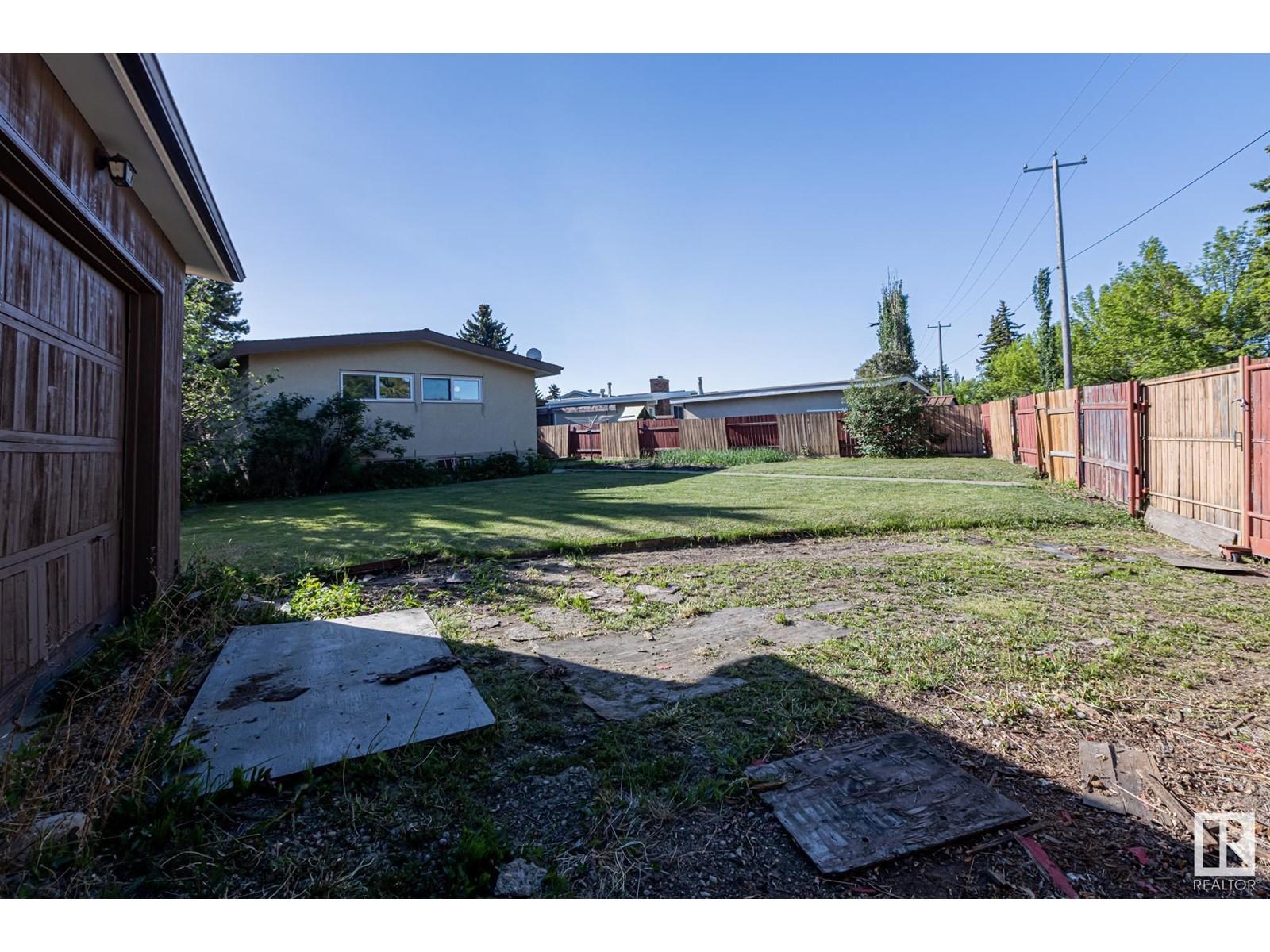 












15020 96 ST NW

,
Edmonton,




Alberta
T5E4B1

