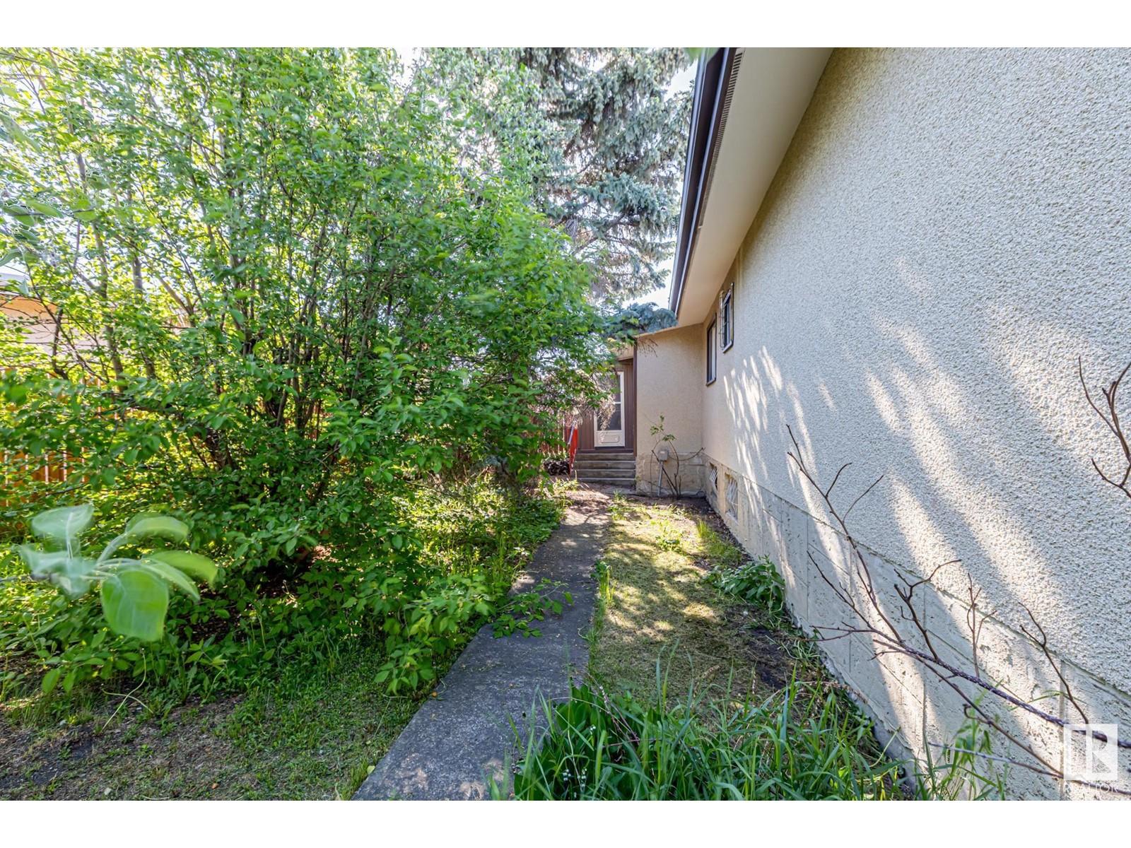 












15020 96 ST NW

,
Edmonton,




Alberta
T5E4B1

