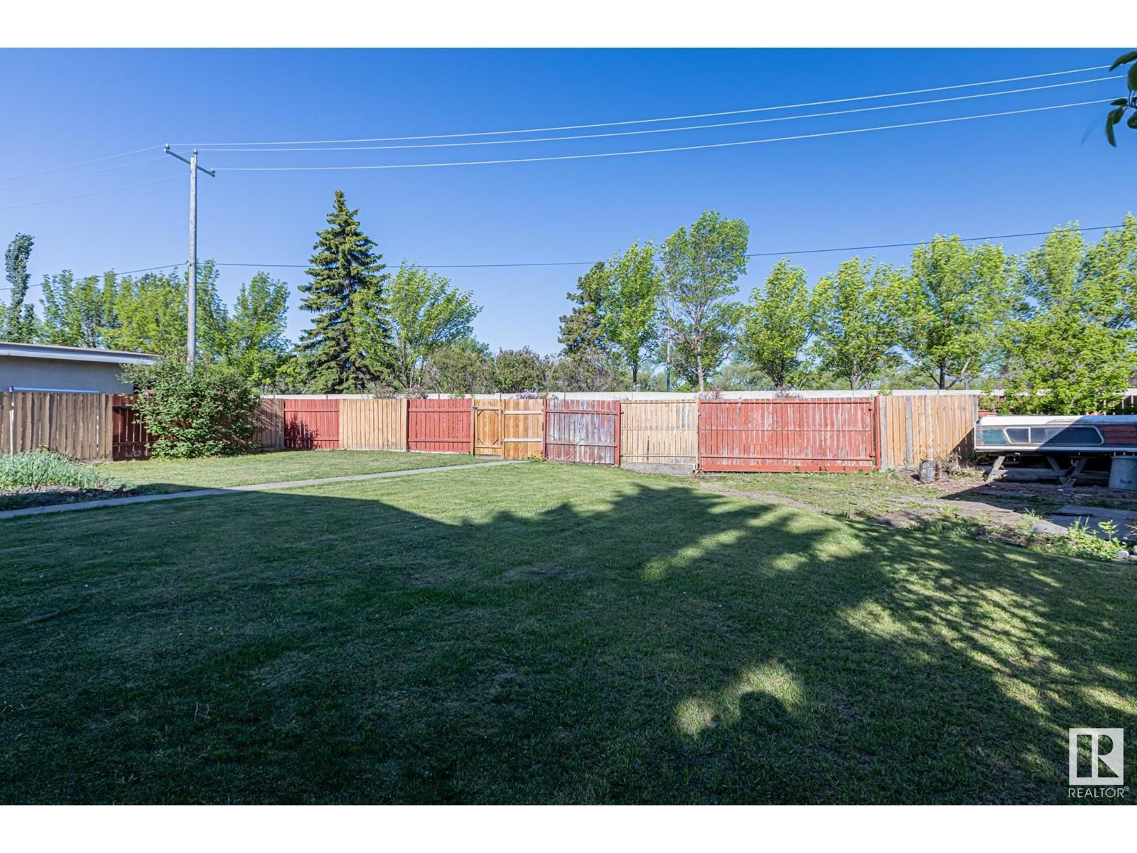 












15020 96 ST NW

,
Edmonton,




Alberta
T5E4B1


