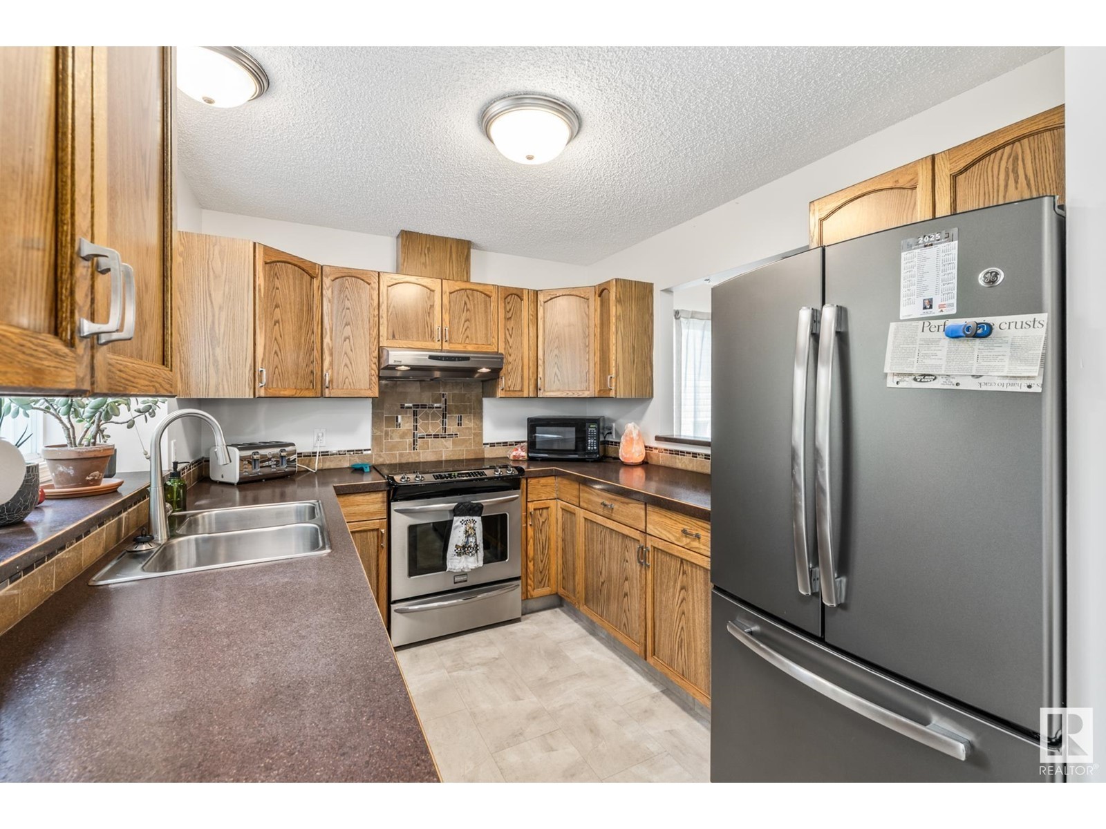 












#24 35 GRANDIN RD

,
St. Albert,




Alberta
T8N5W2

