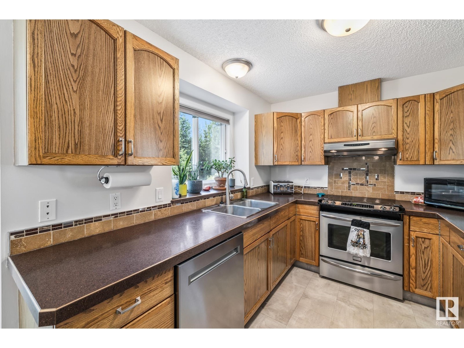 












#24 35 GRANDIN RD

,
St. Albert,




Alberta
T8N5W2

