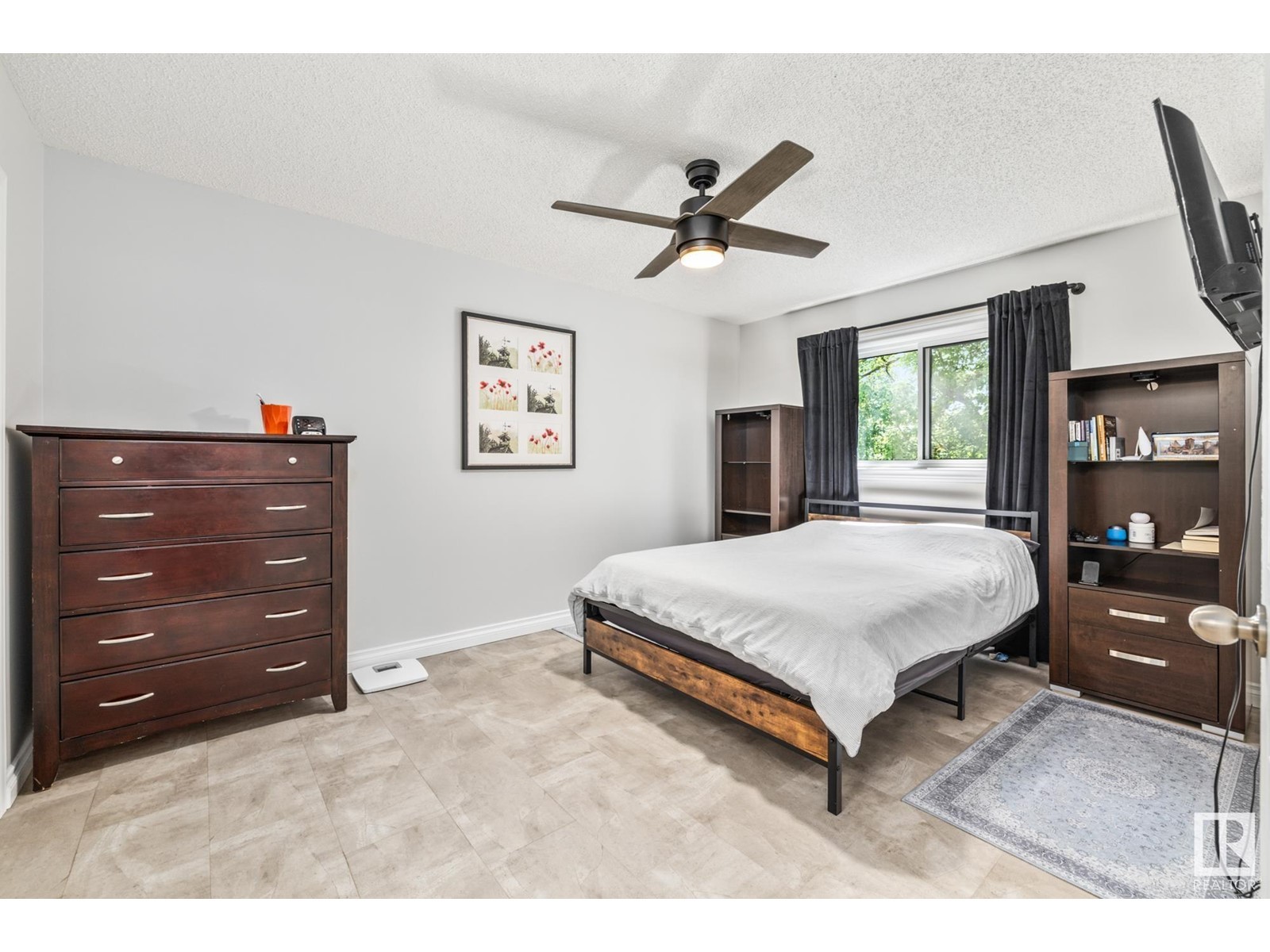 












#24 35 GRANDIN RD

,
St. Albert,




Alberta
T8N5W2

