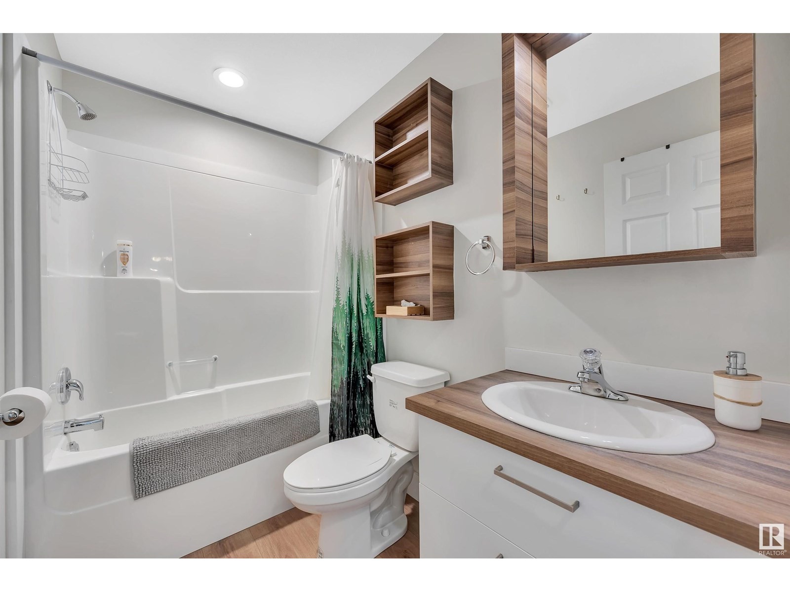 












120 HOULE DR

,
Morinville,




Alberta
T8R0E1

