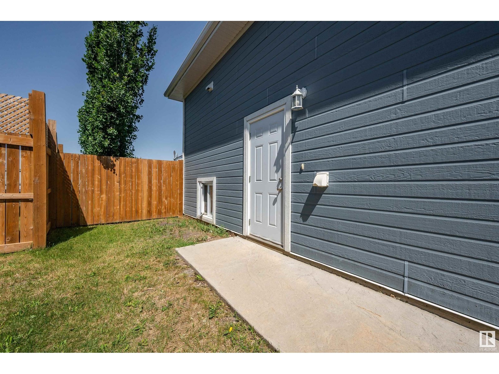 












120 HOULE DR

,
Morinville,




Alberta
T8R0E1

