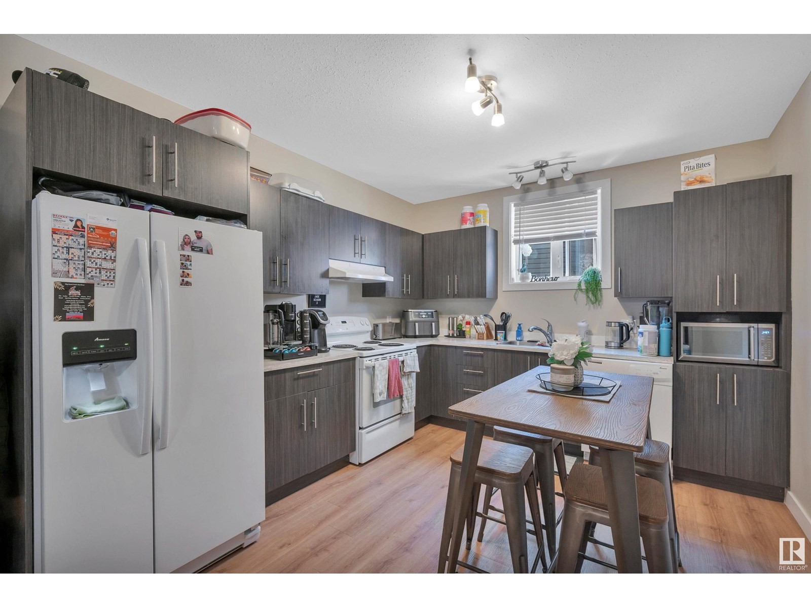 












120 HOULE DR

,
Morinville,




Alberta
T8R0E1

