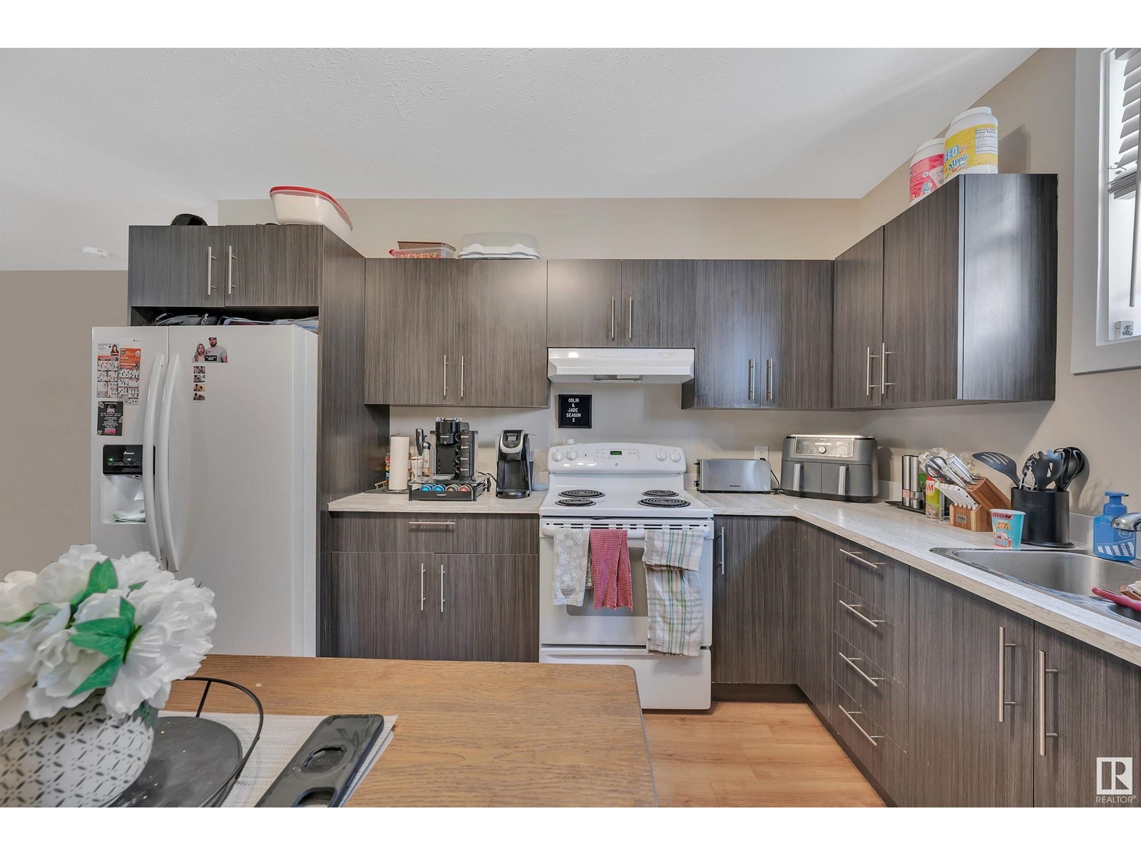












120 HOULE DR

,
Morinville,




Alberta
T8R0E1

